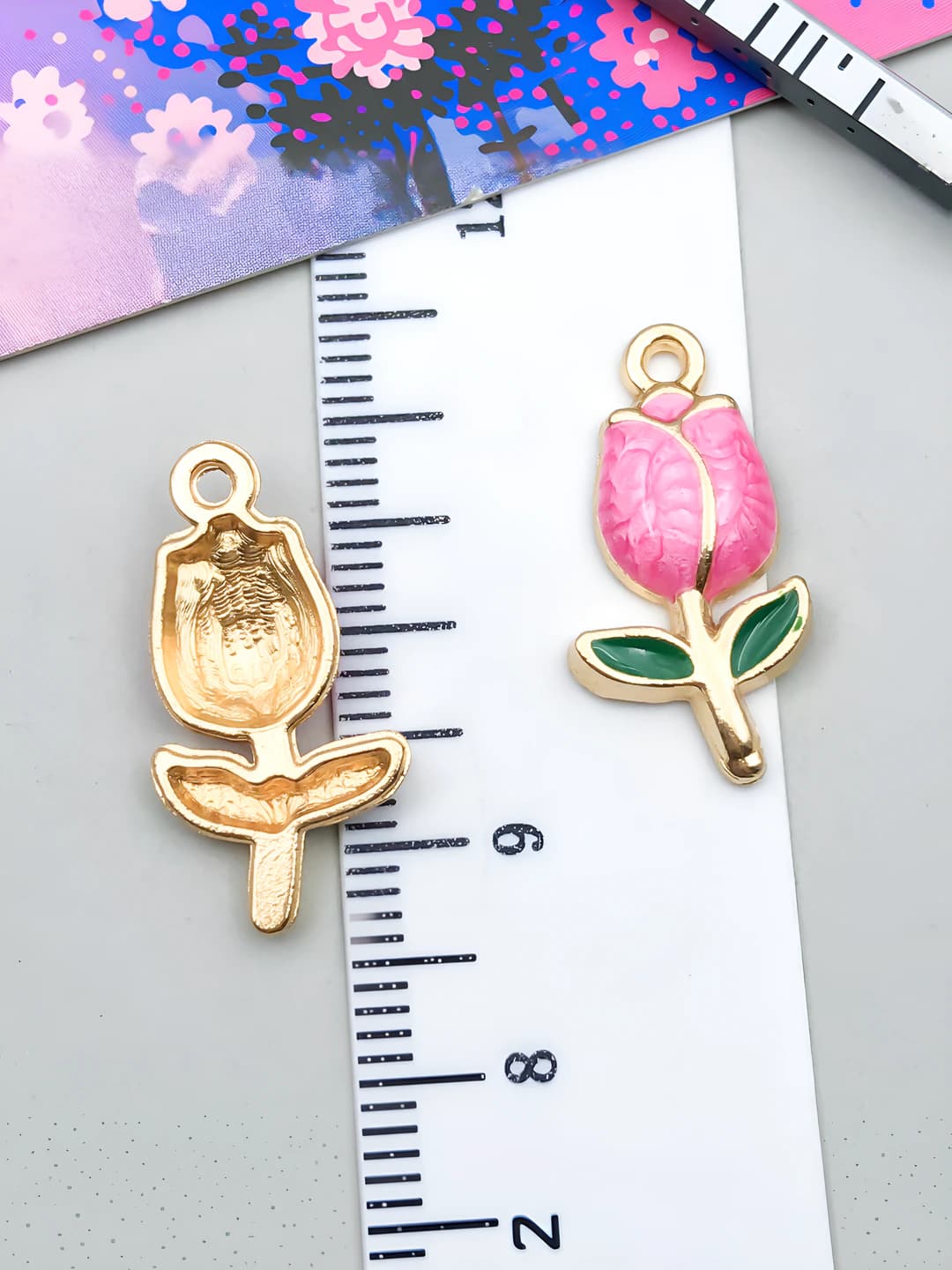 1 dona pushti rangli oltinli damla, 22x11x3mm, 0.9g