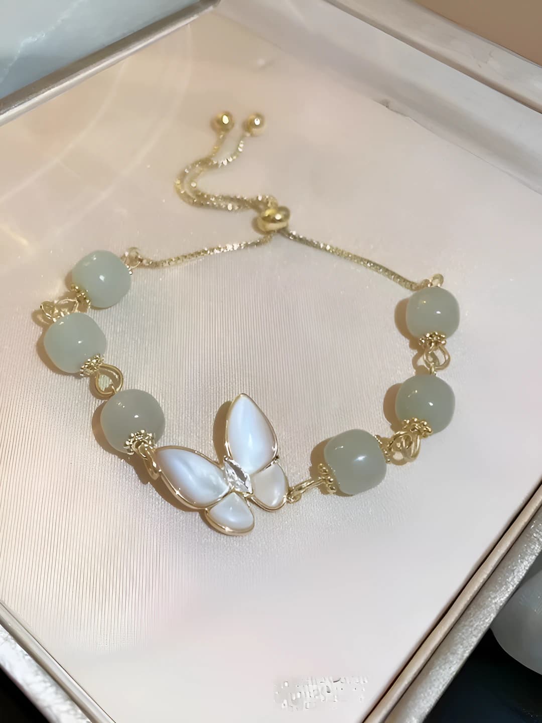 Butterfly bracelet [Green pearl]