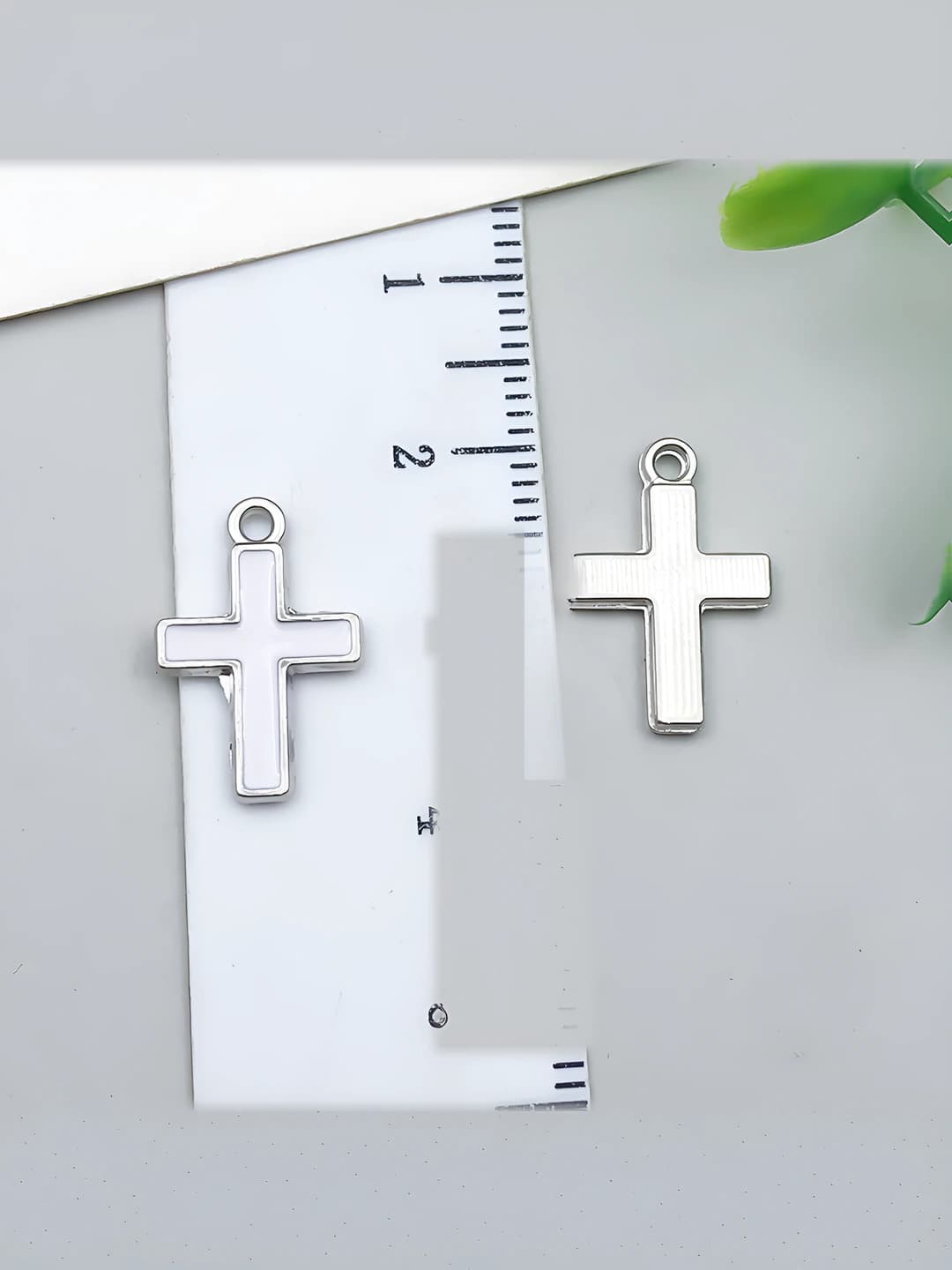 1 pc White K, White Cross, 11x16mm, 0.5g