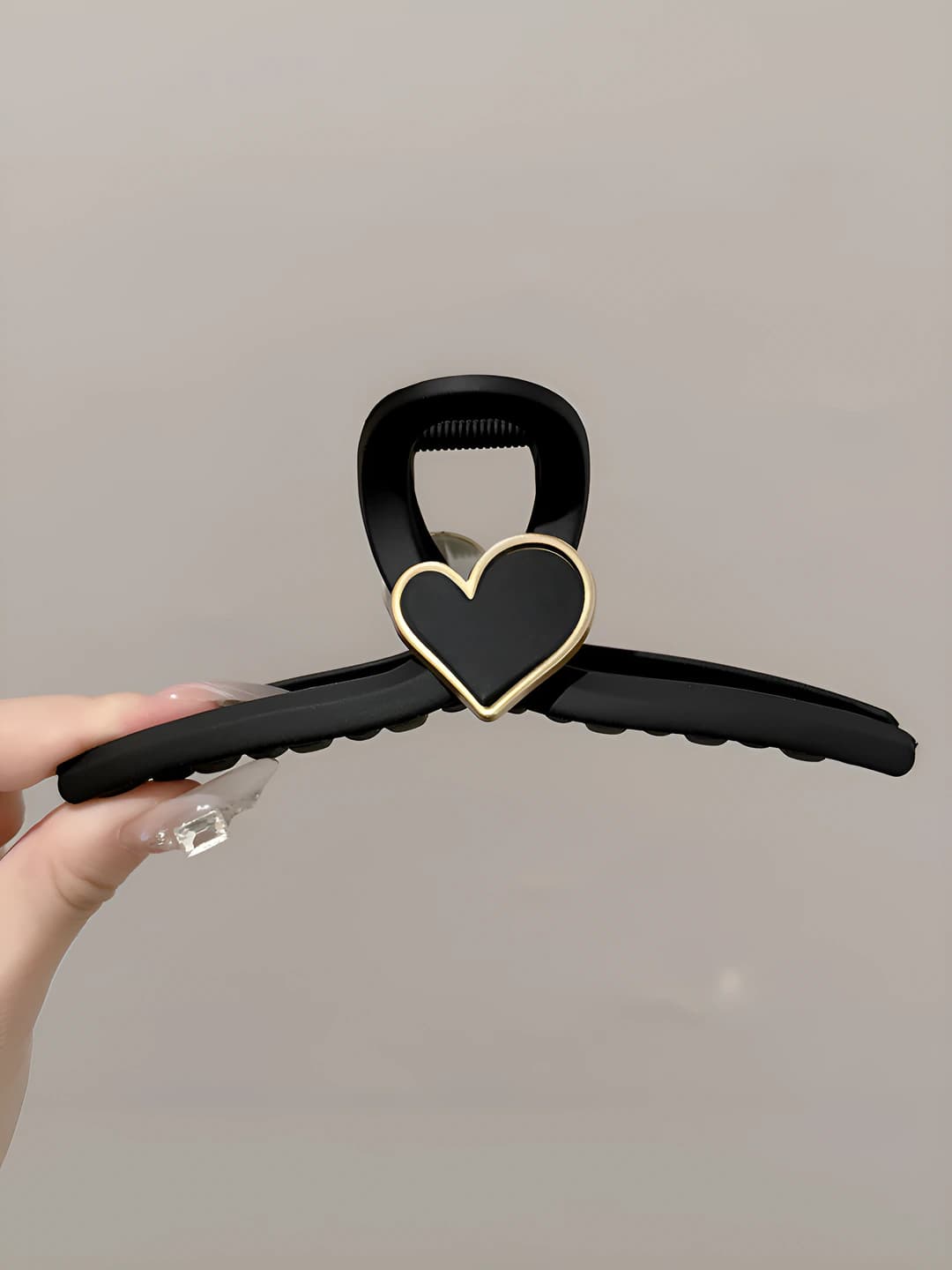 3# Matte black heart 15 cm