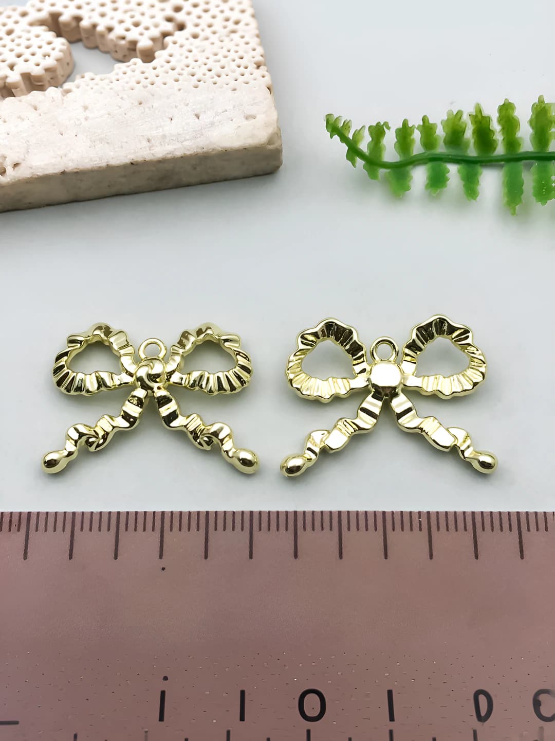 1 шт Золотой складчатый бант 18x25mm-2.3g