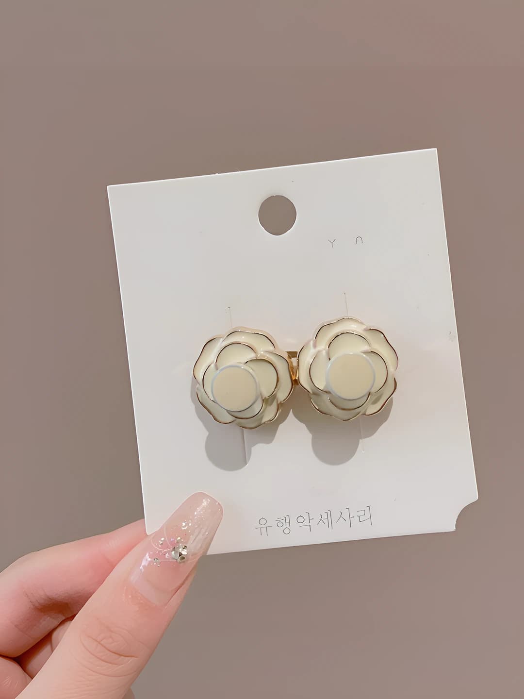 6# beige camellia waist button