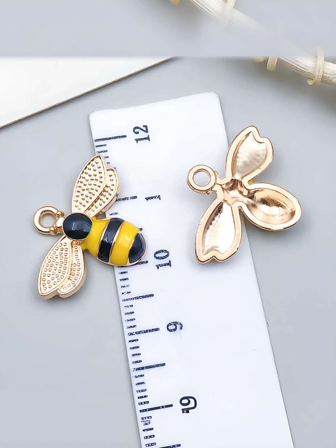 Жёлтый 23x17mm 1.3g