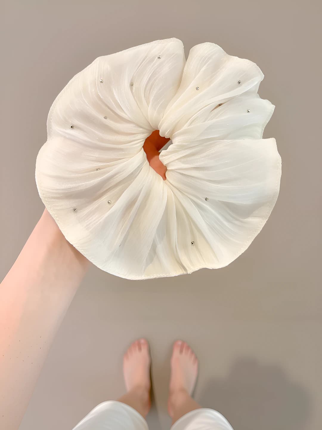 1# White pearl ruffle 20 cm