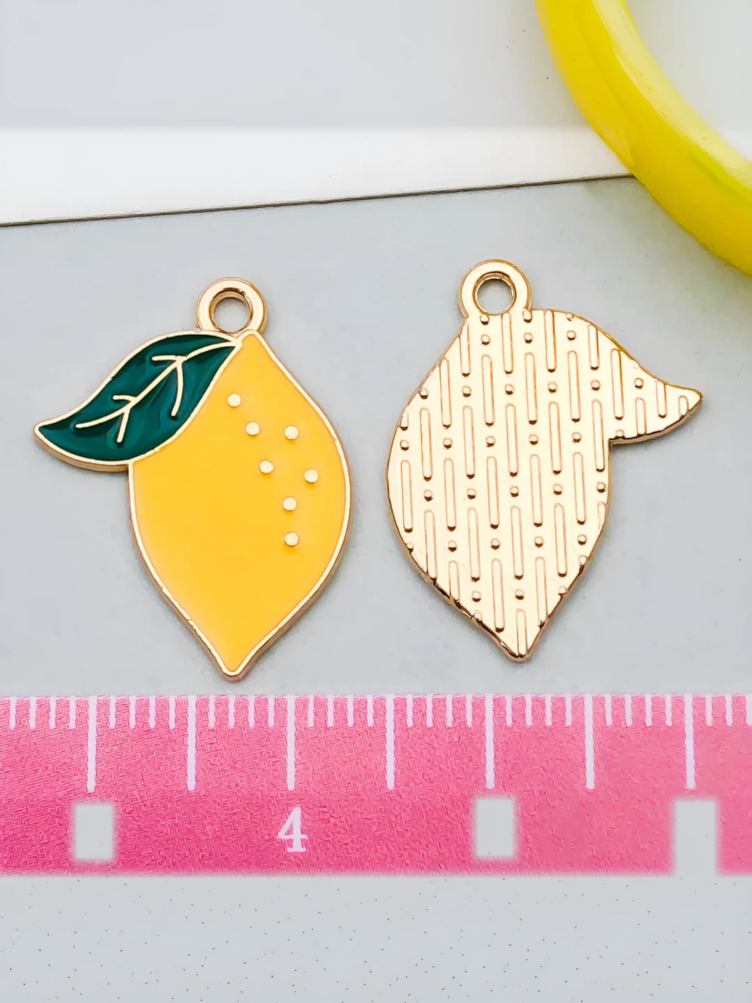 1 yellow lemon, 21x17mm, 0.8g