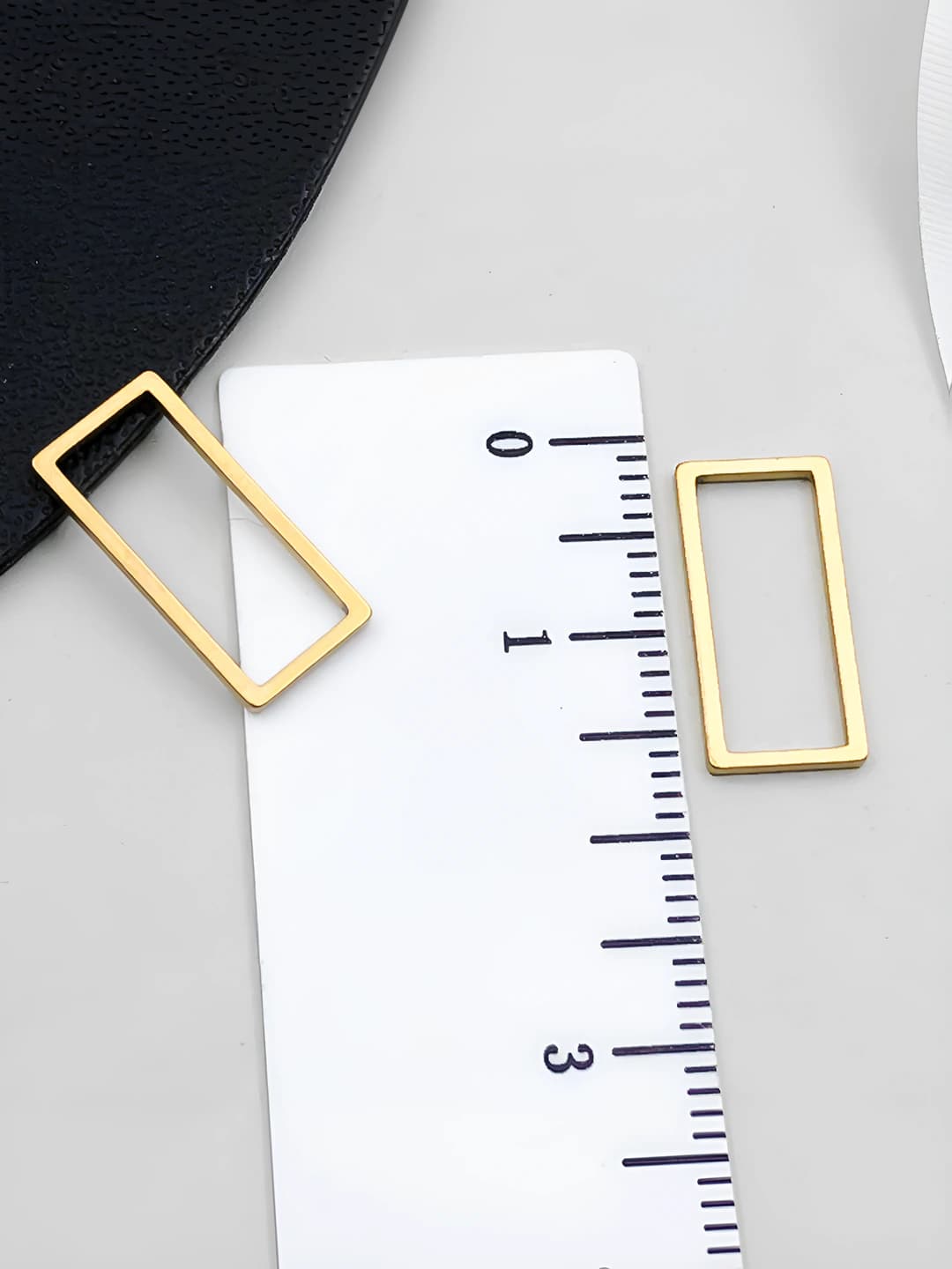 1 pc 8x16x1mm small rectangle vacuum gold