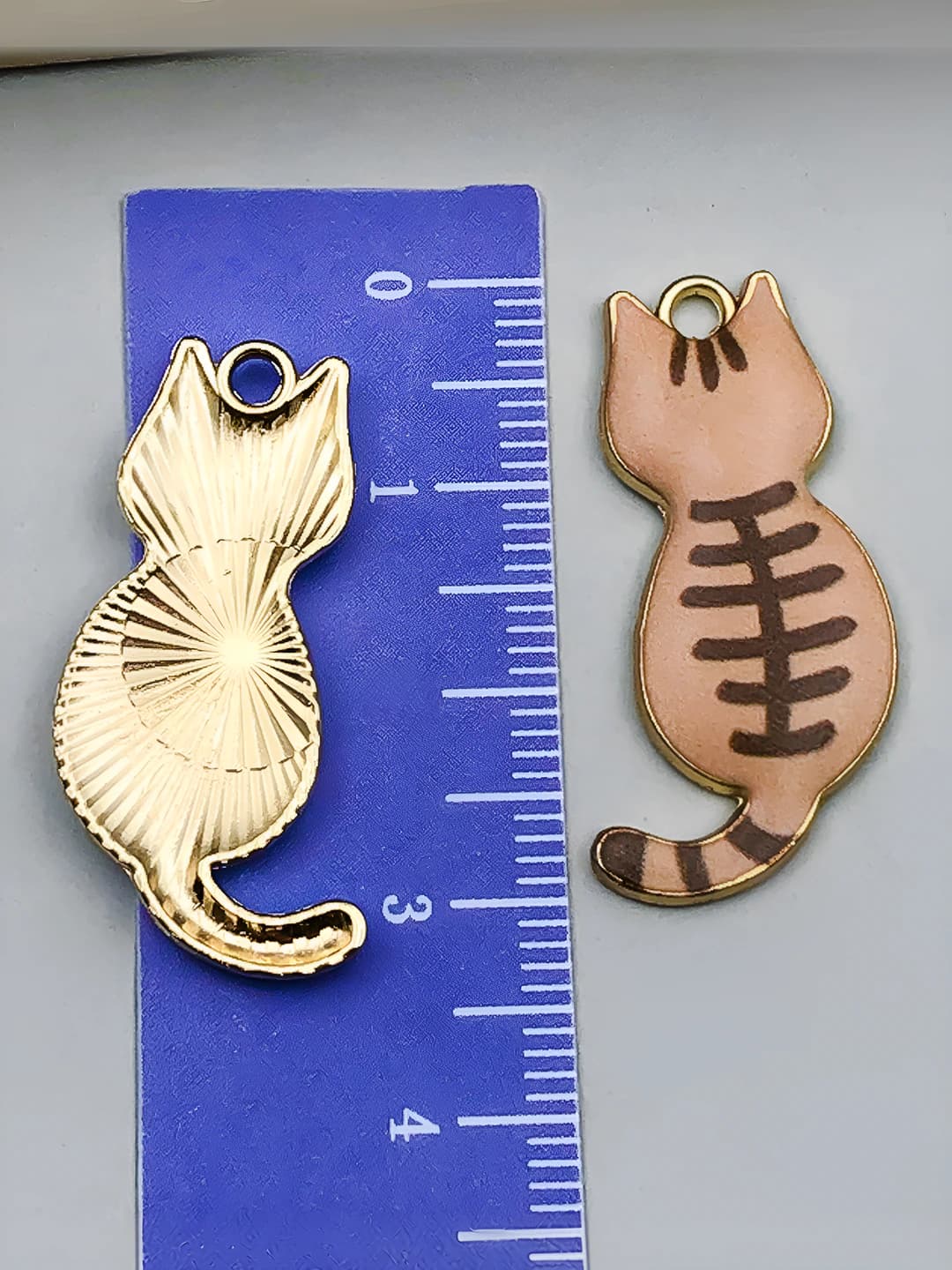 Кофейный принтовый полосатый кот 30x17x3mm-1.8g