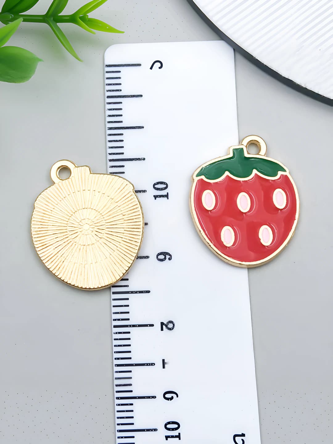 1 pc KC gold red enamel cherry 20x17x1mm-1.4g-23440