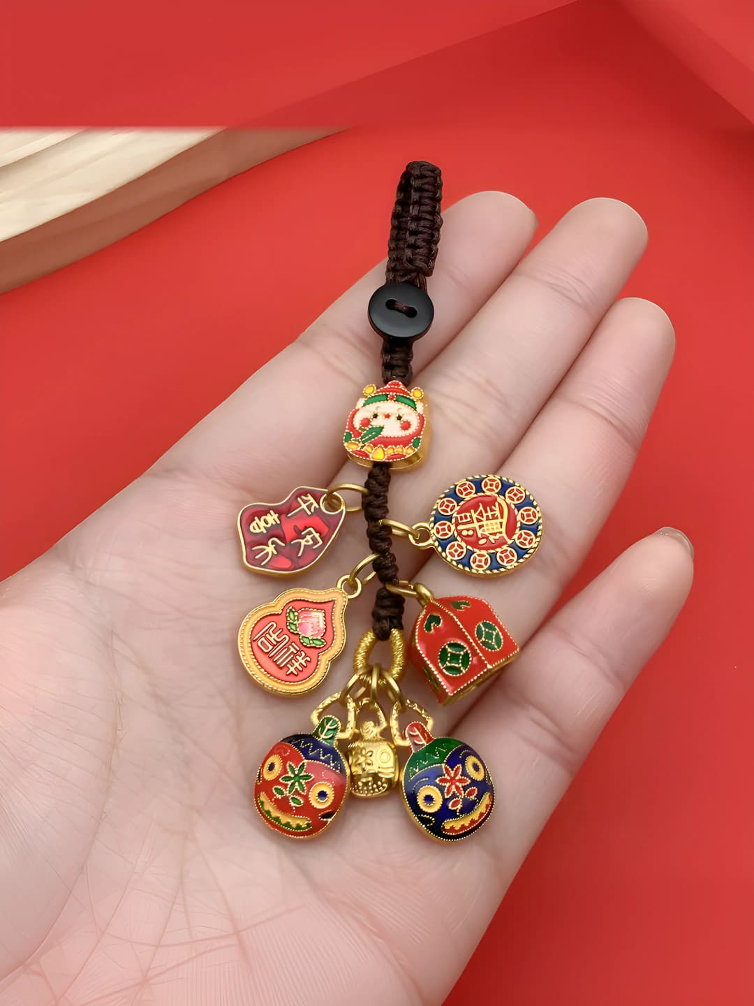 Women's keychain: new Chinese style, god of wealth and family design, metal, enamel finish