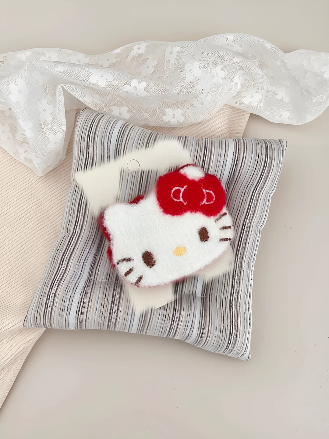 Красный кот BB зажим