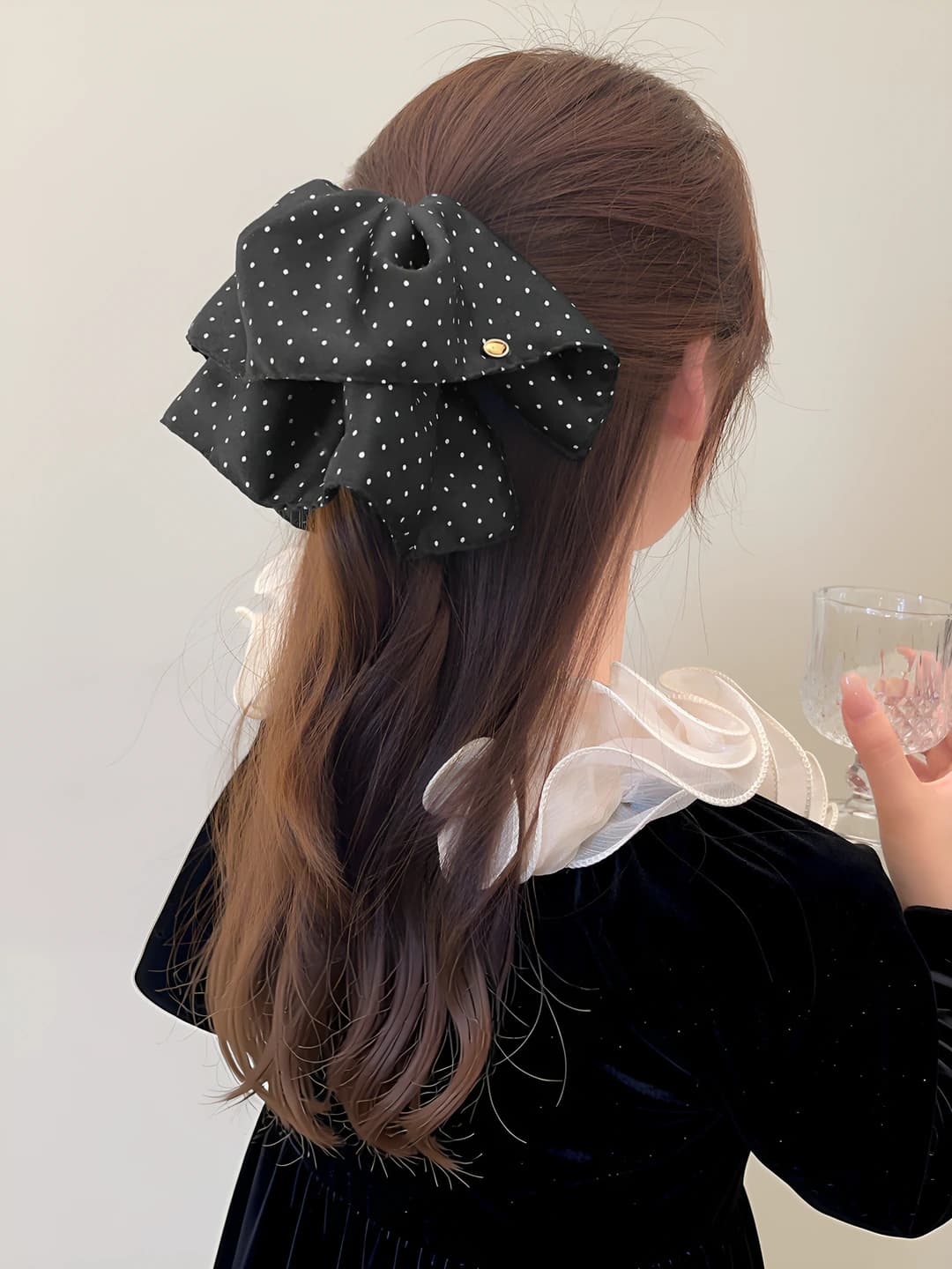 Black polka dot claw clip