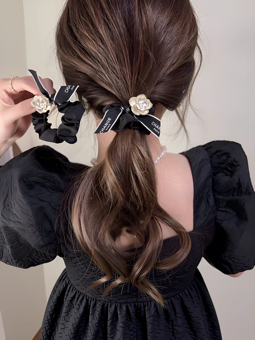 Women's hair tie with camellia flower design, made of fabric, handcrafted, high stretch, light luxury style