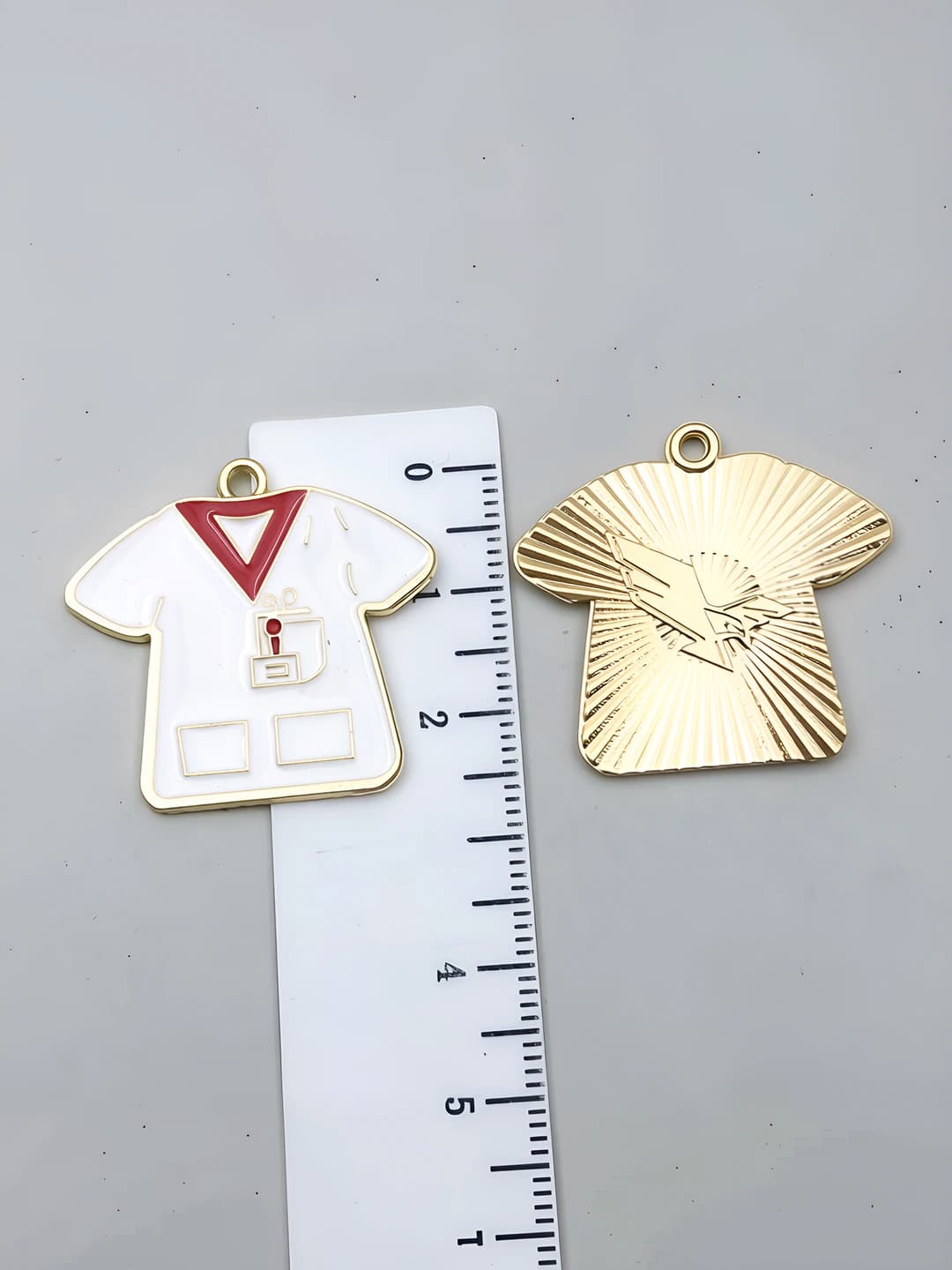 1 шт белый костюм медсестры 28x30mm-3.1g