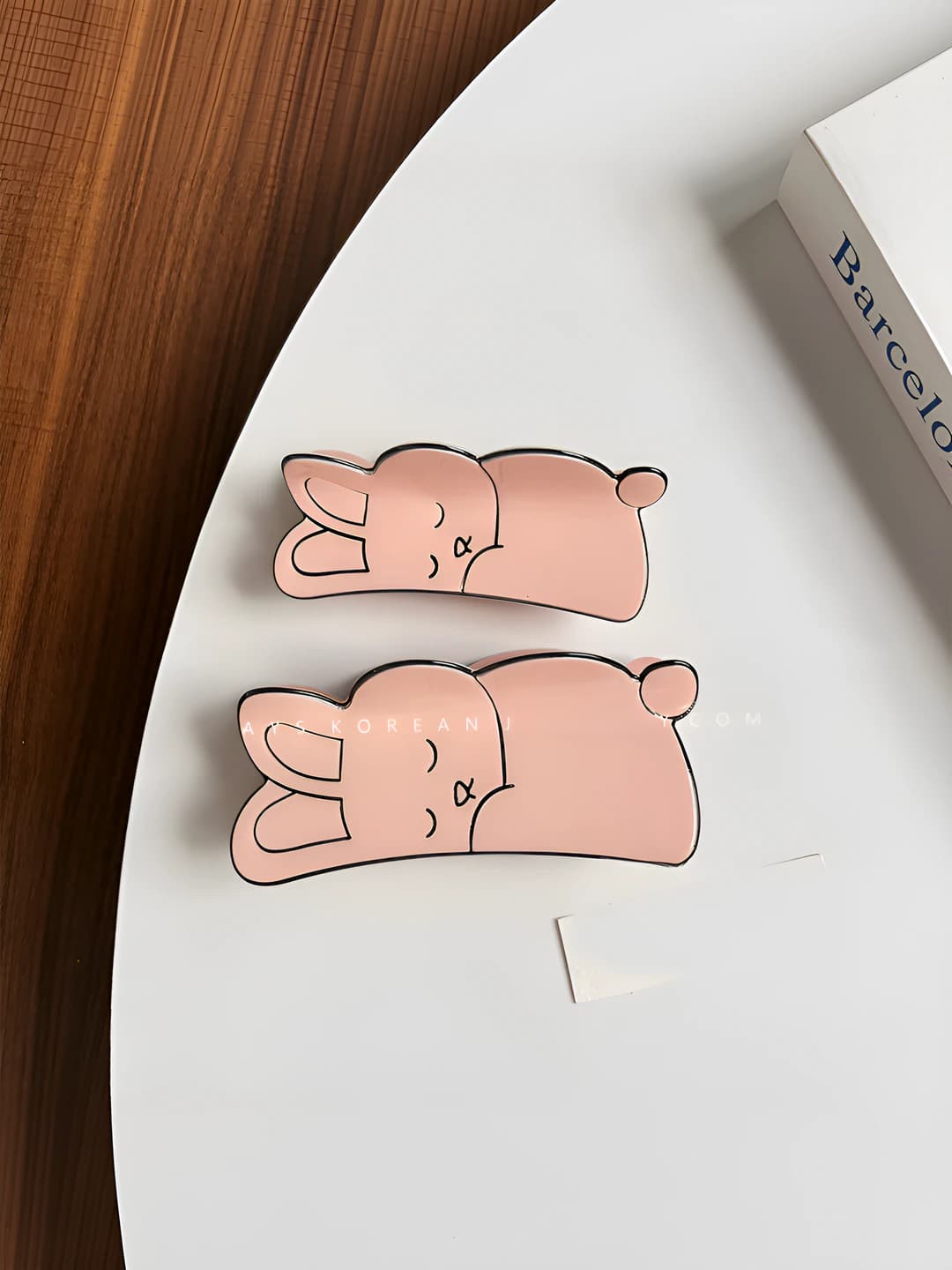 Women's large pink acetate shark hair clip in Korean style