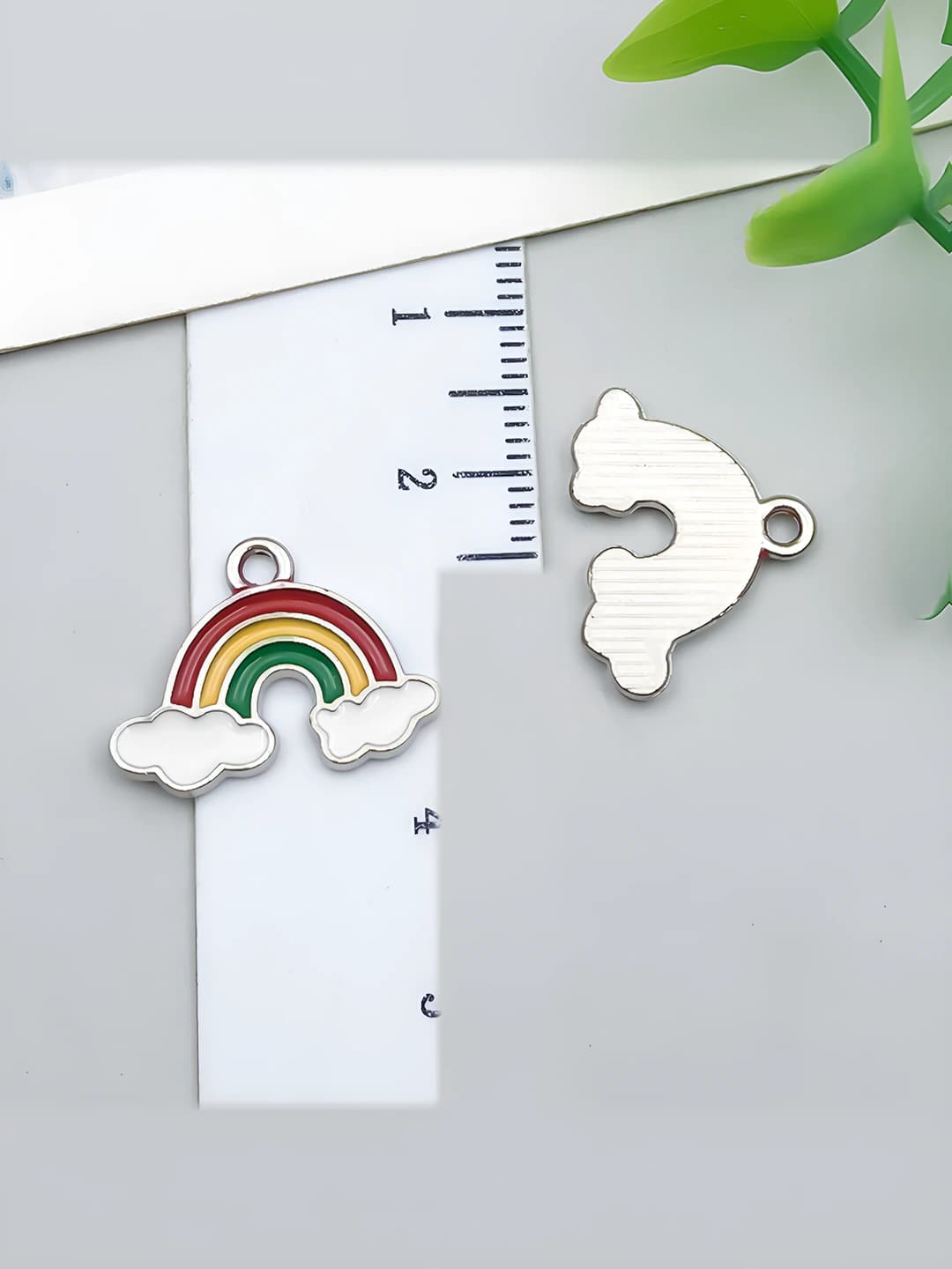 White K colorful cloud rainbow 14x19x1mm-0.9g