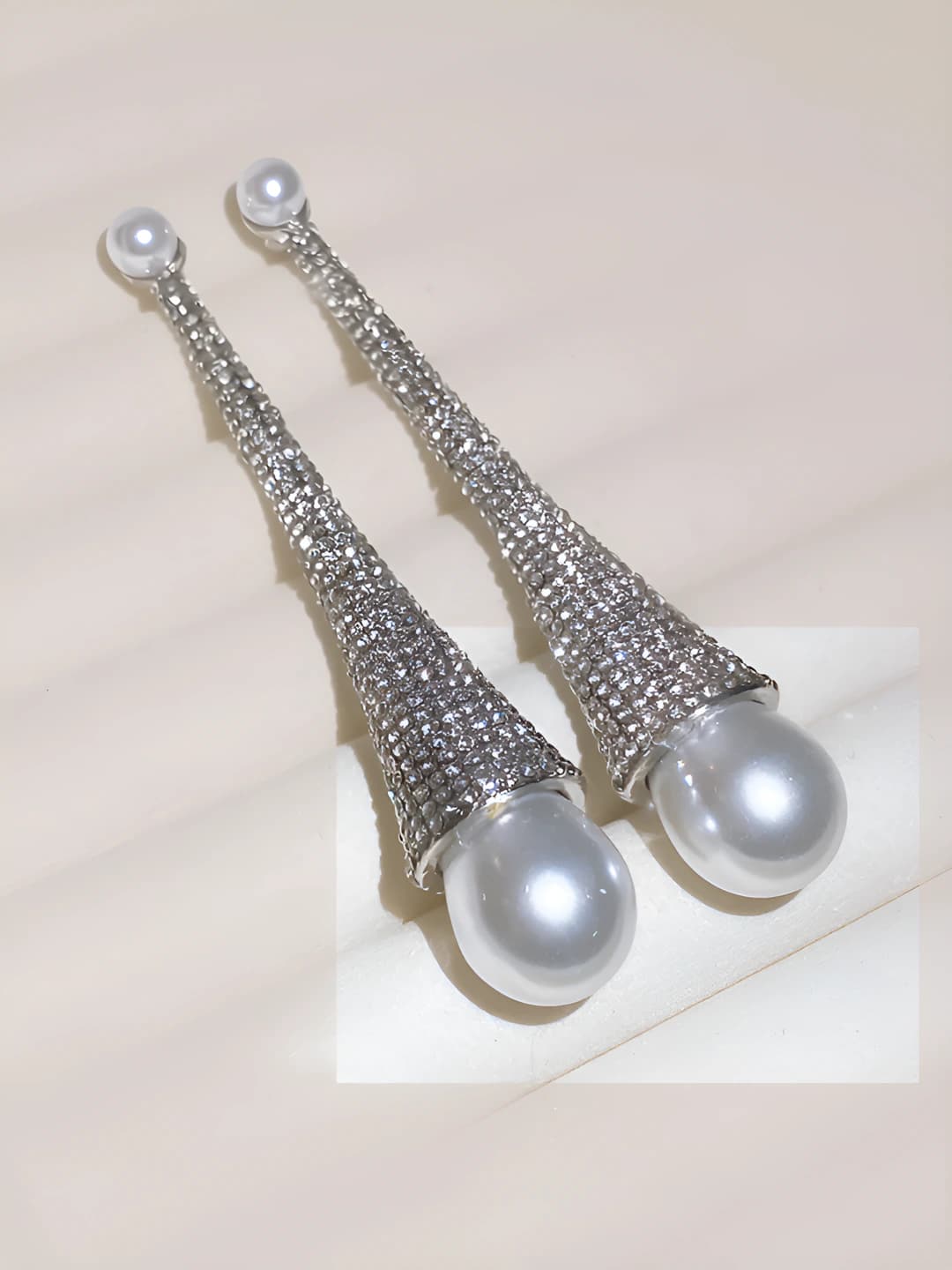 76# Silver post - Silver
