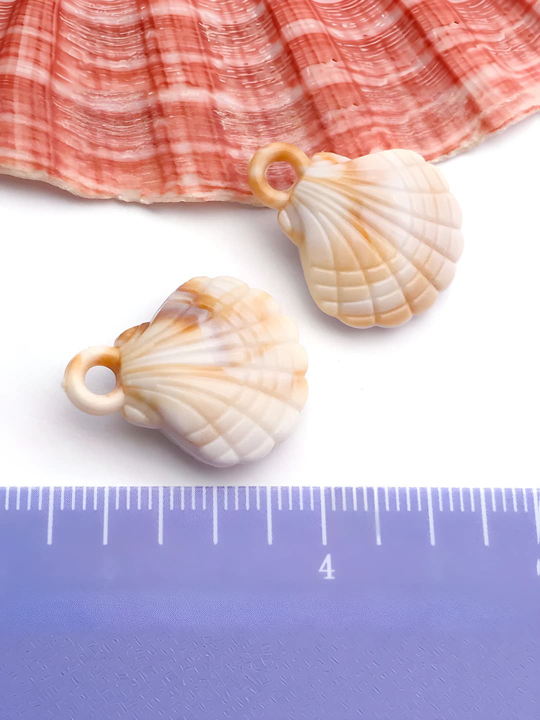 1 pc Beige acrylic shell 18x23mm-1.5g-17282