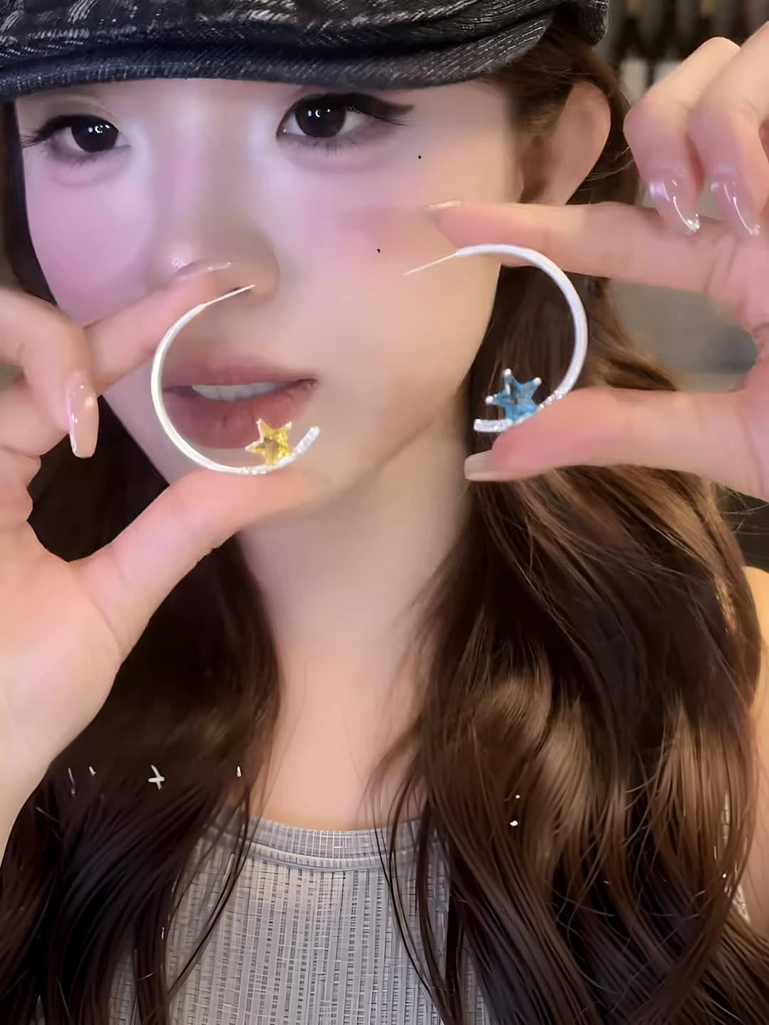 Women's C-shaped star hoop earrings for spring-summer, sweet and cute style, simple design, visually slimming face