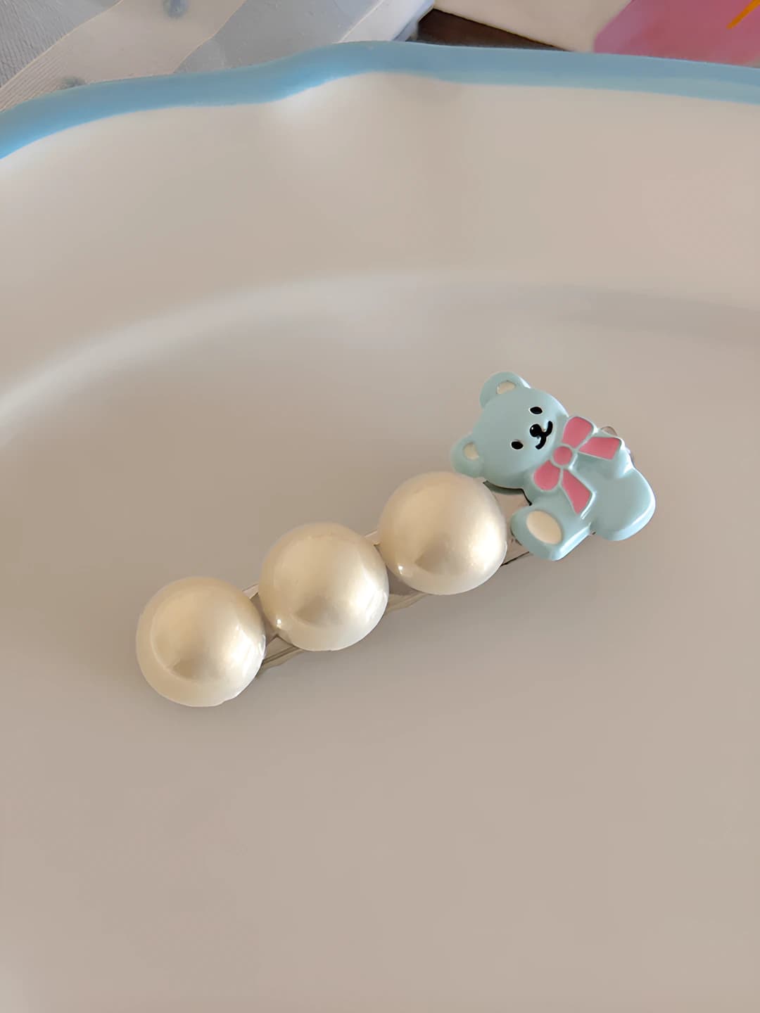 Pearl bear hair clip