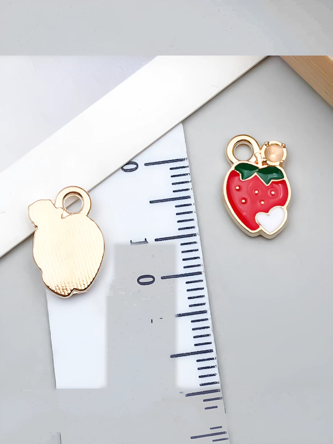 Red, strawberry, 10x15mm, 0.7g