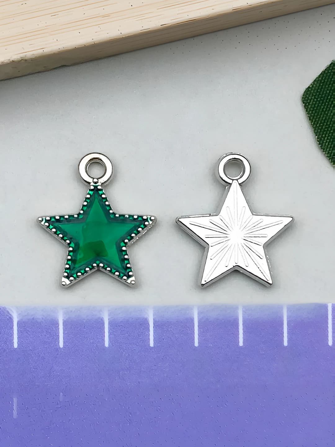 Зелёная пятиконечная звезда 13x16mm