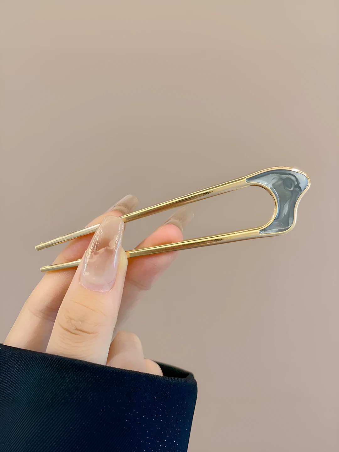 Irregular mother of pearl - grey 11 cm