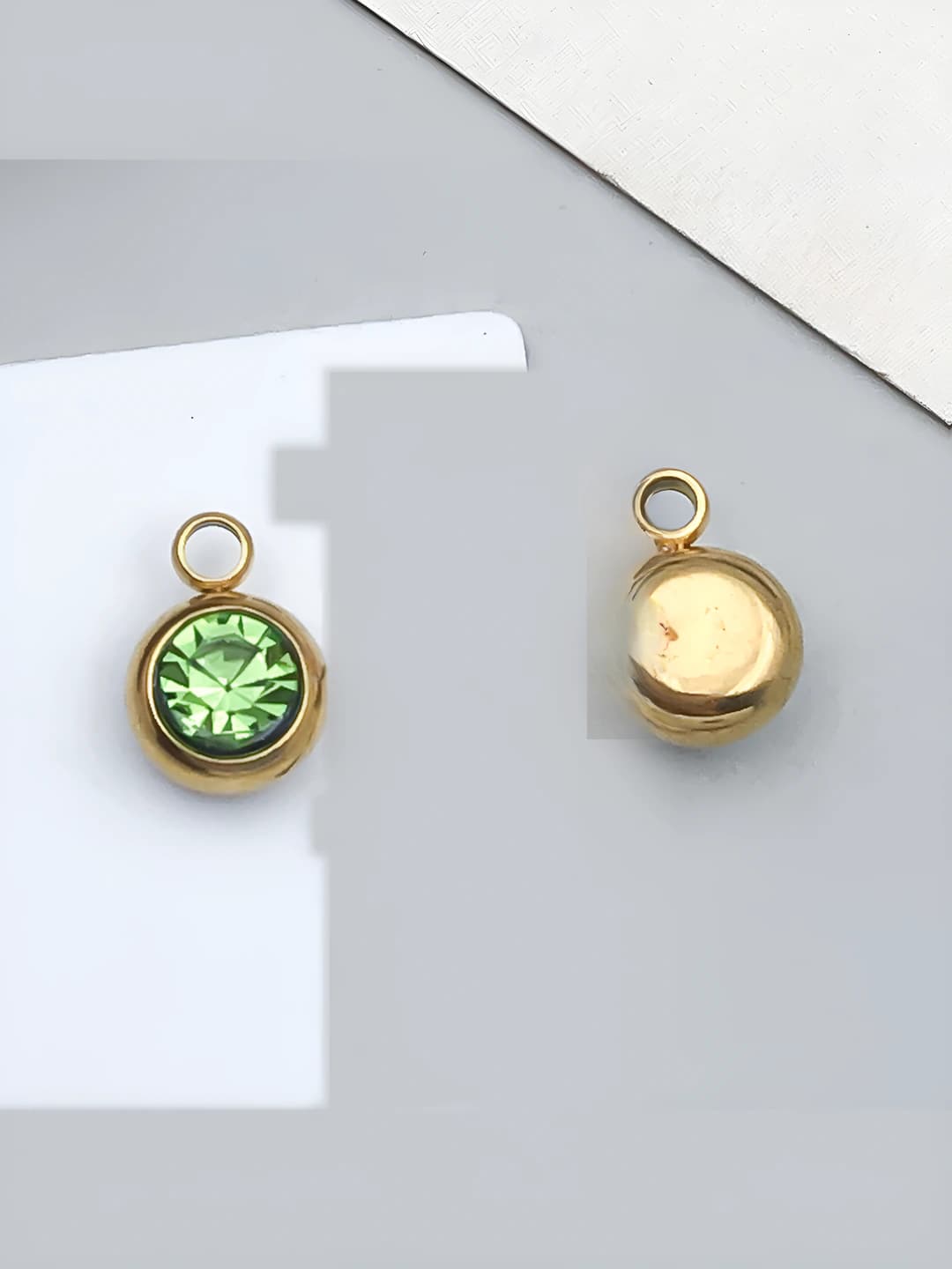 Oltin 6x8.5x4mm, 1.5mm teshik, Och yashil, Puxtazot, 0.5g