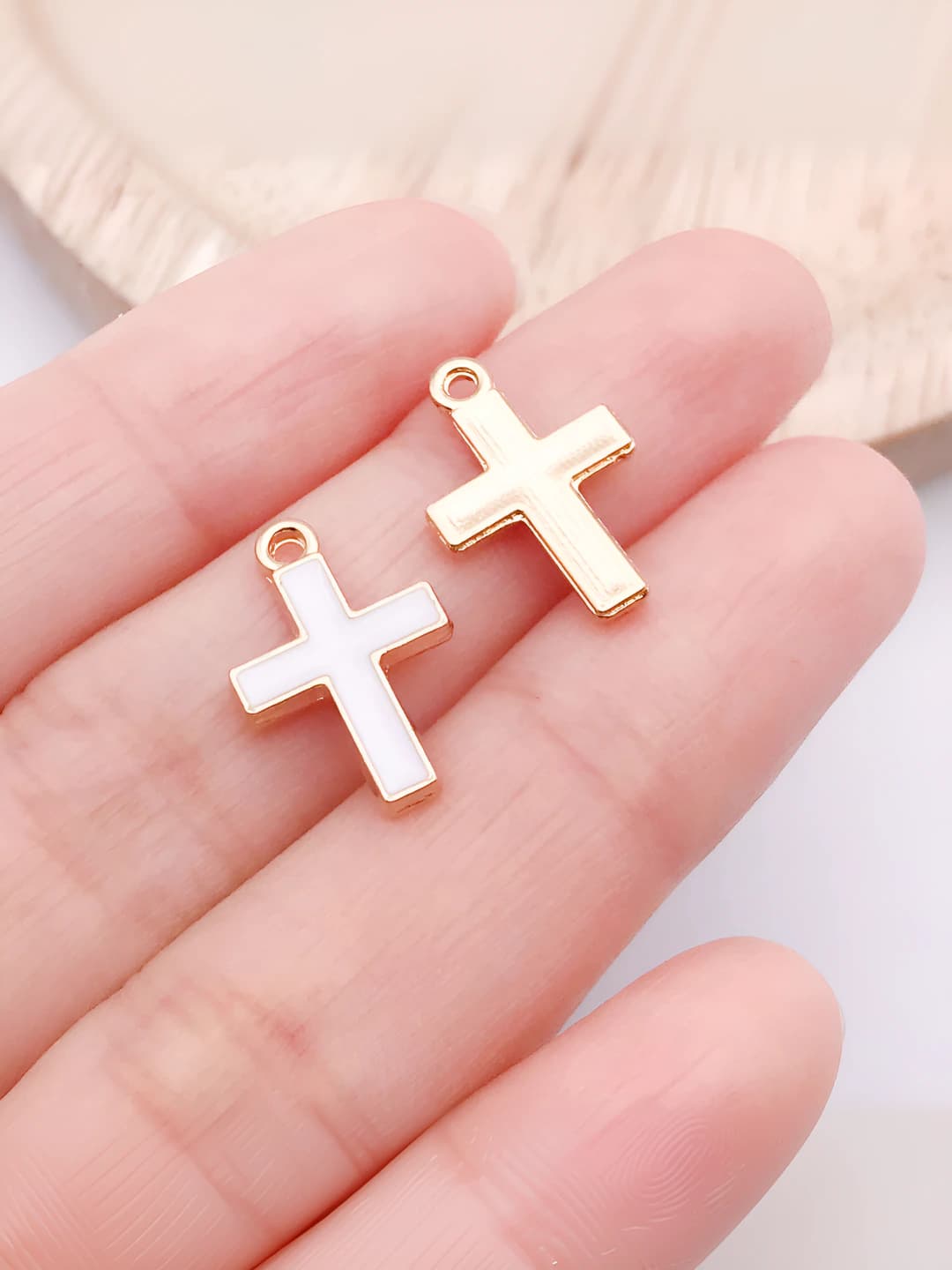1 шт Белый эмаль крест 10.5x16mm-0.5g