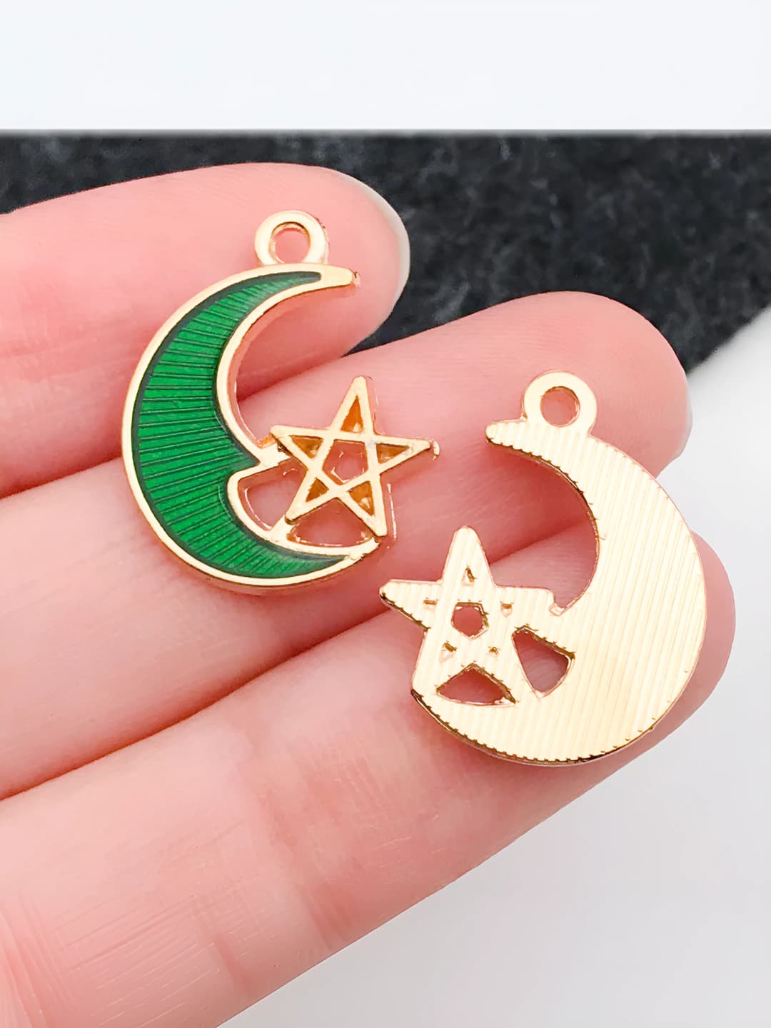 1 ta yashil eningli oy yulduz 15x19mm