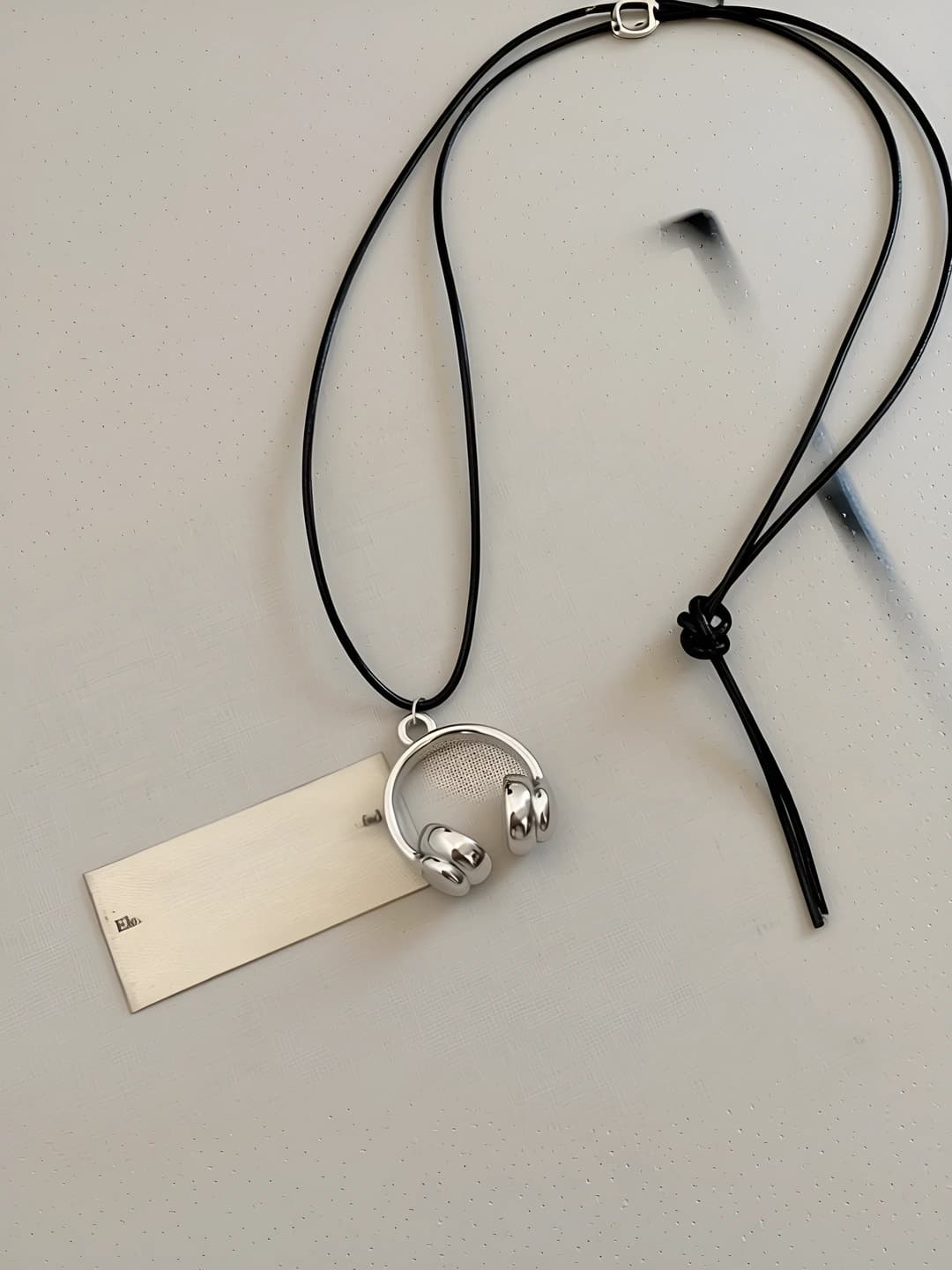 X293 headphone necklace, silver