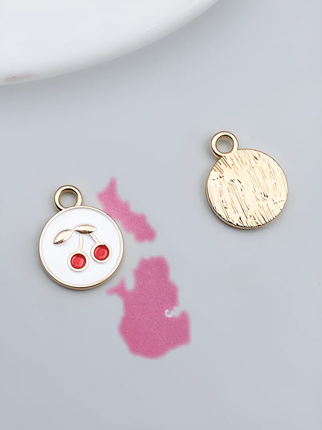 1 шт Белый эмаль круглая плашка вишня 17x13mm-1.3g-21375