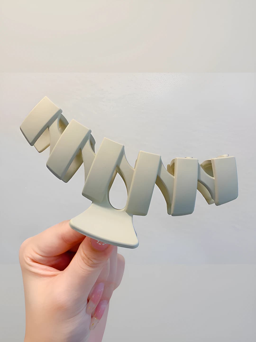 1#Irregular grey clip 11cm