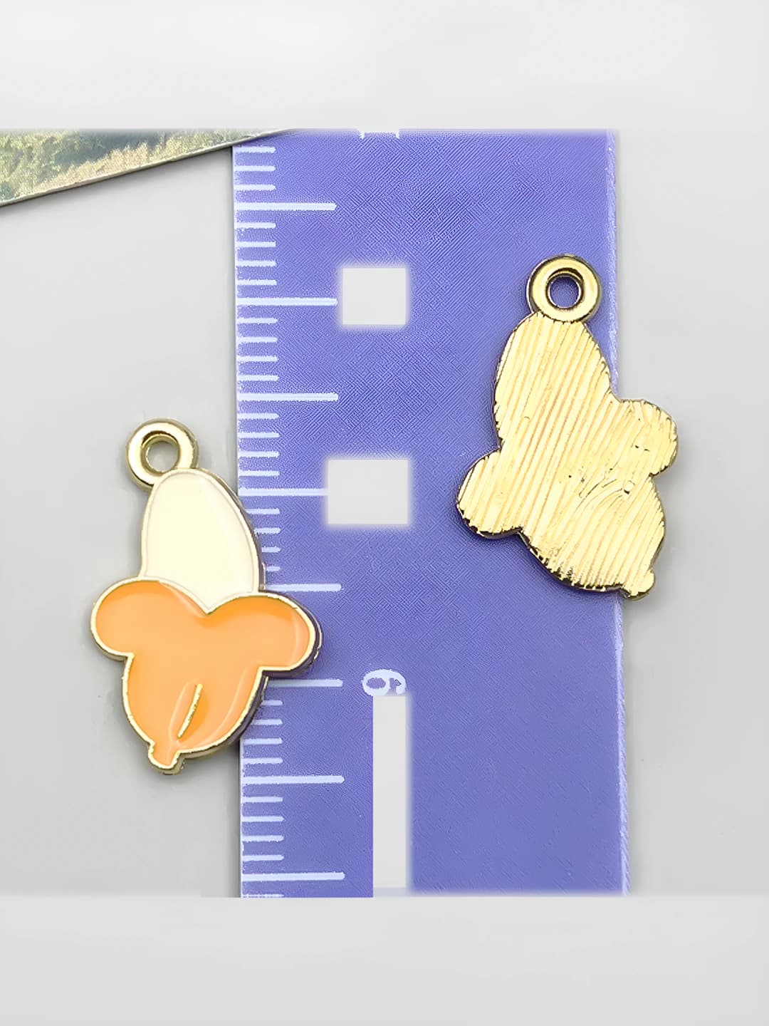 1 шт оранжевый банан 18x12x1mm-0.6g