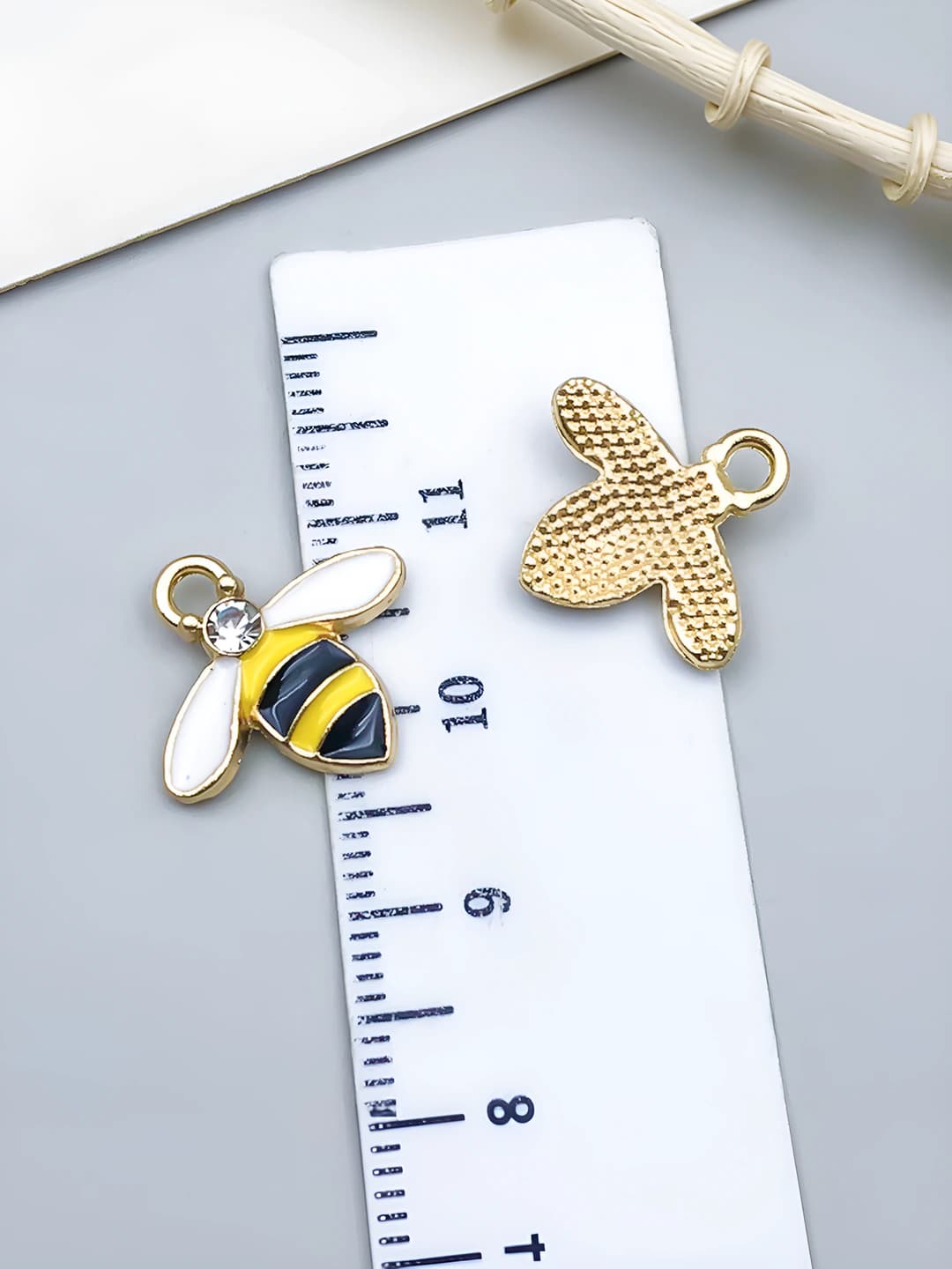 1 шт. жёлтая пчела с бриллиантами 15x16x3mm-0.6g-24141