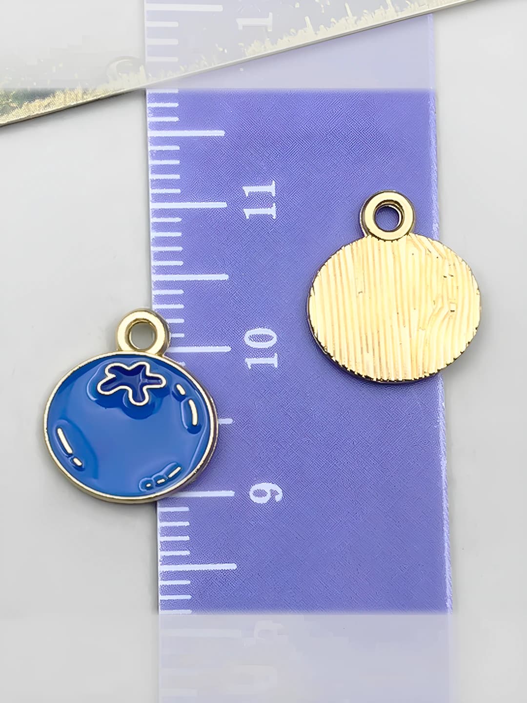 1 шт Синий каплевидный фрукт черника 13x12x1mm-0.5g-24407