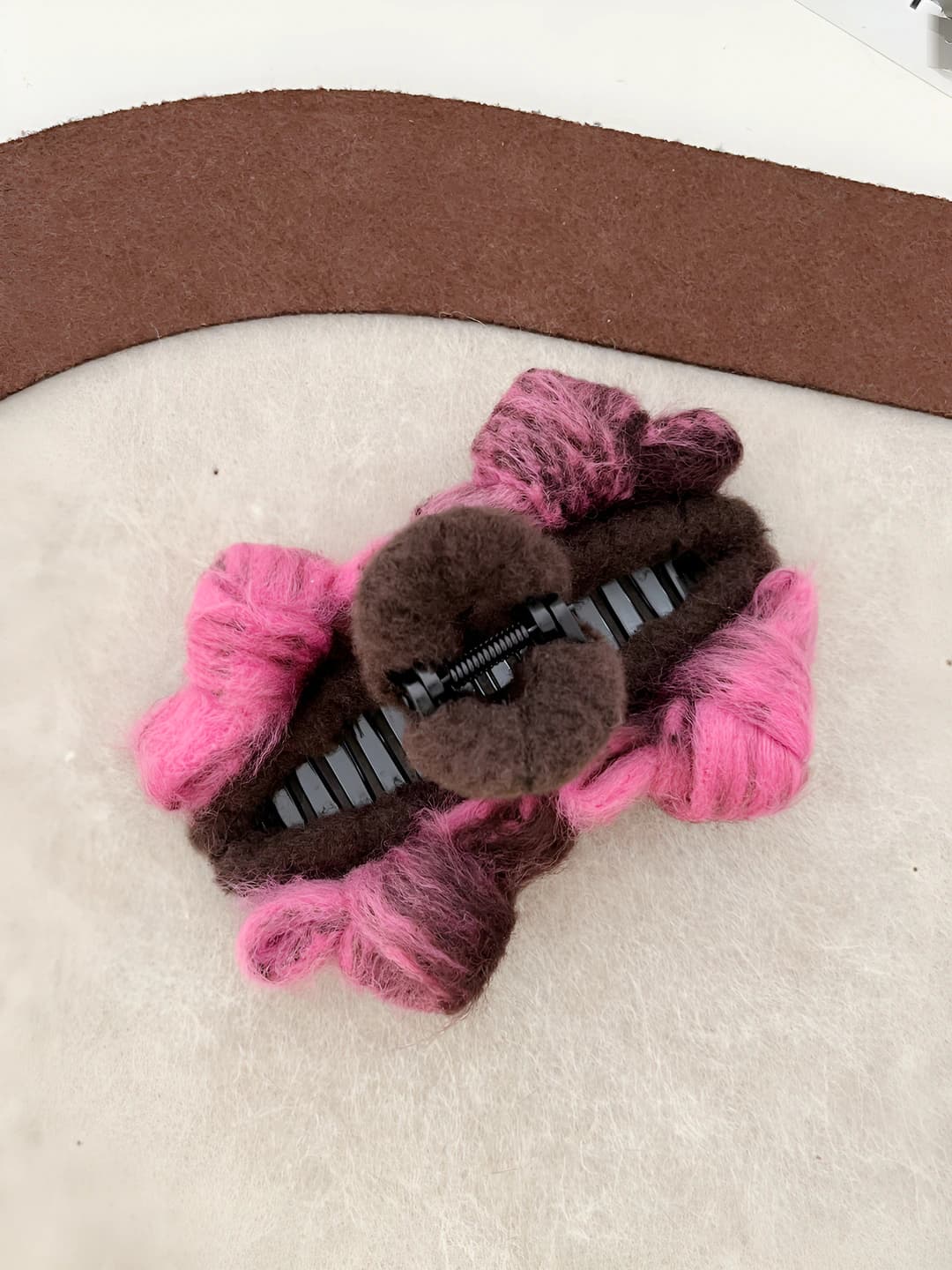 Faux fur bow clip - pink-brown
