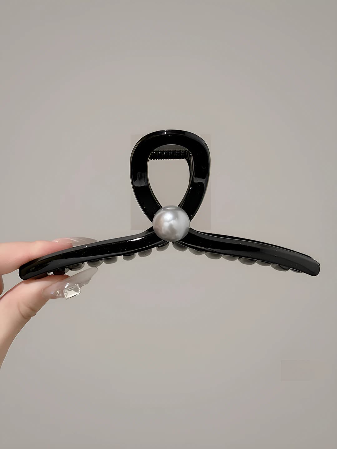 Glossy pearl clip 15 cm