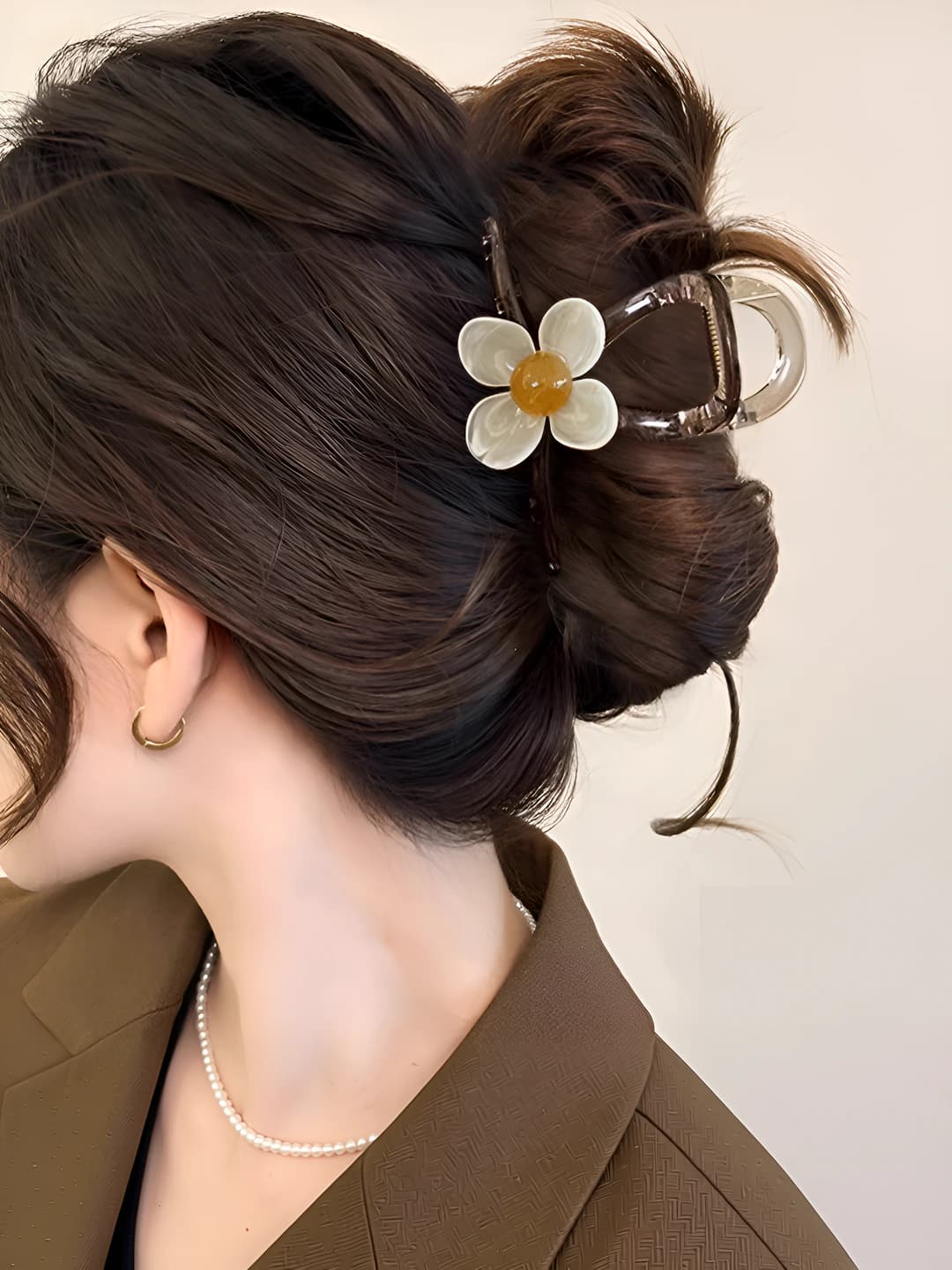 1# Beige four-petal flower clip 8cm