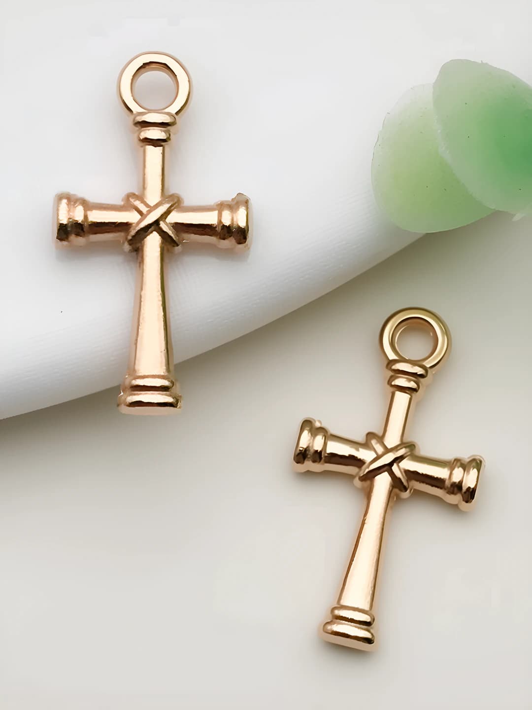 1 pc cross, 11x20.6mm, 0.8g