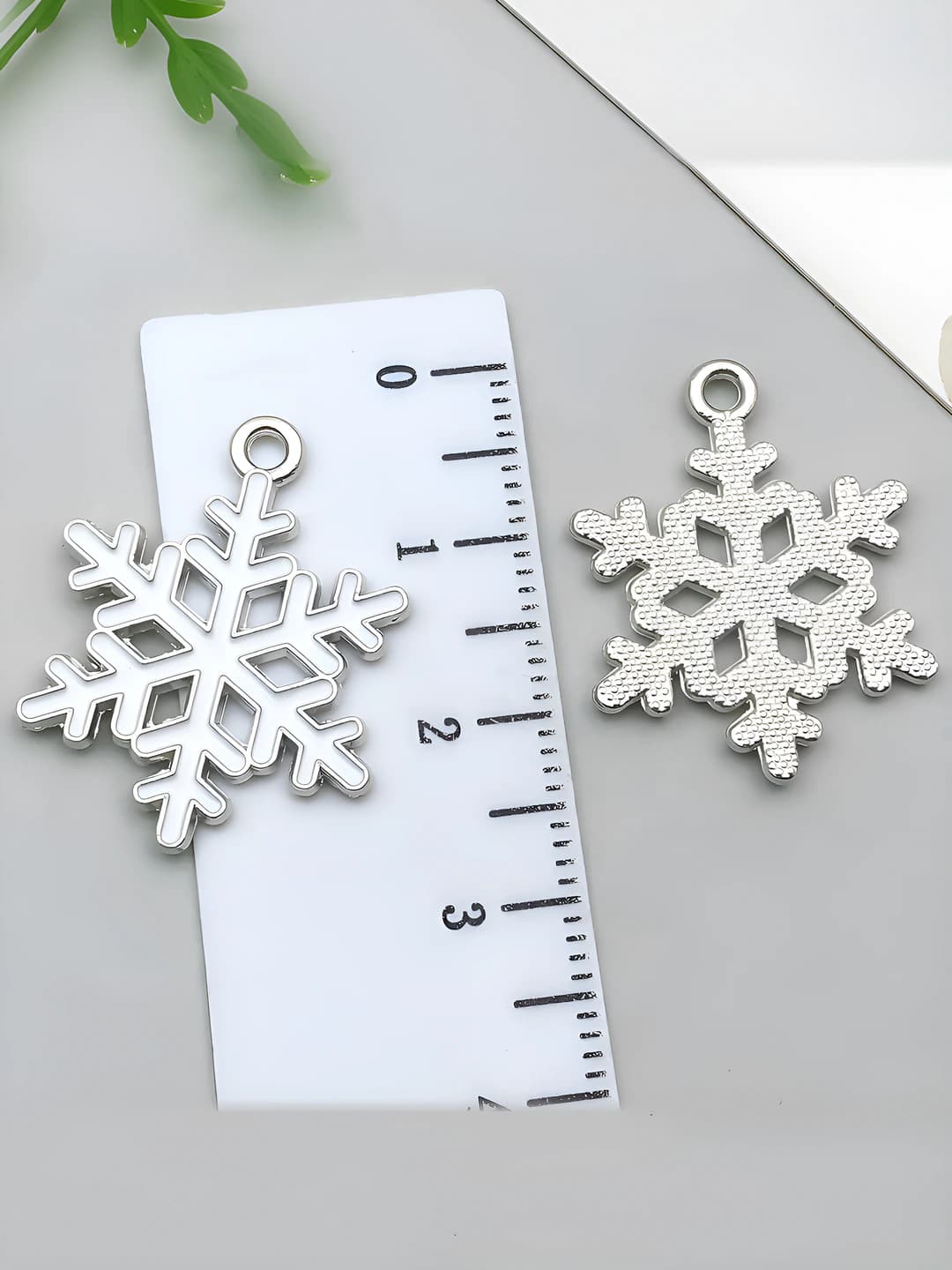 1 шт белый снежинка 18x24mm-1.2g-12646