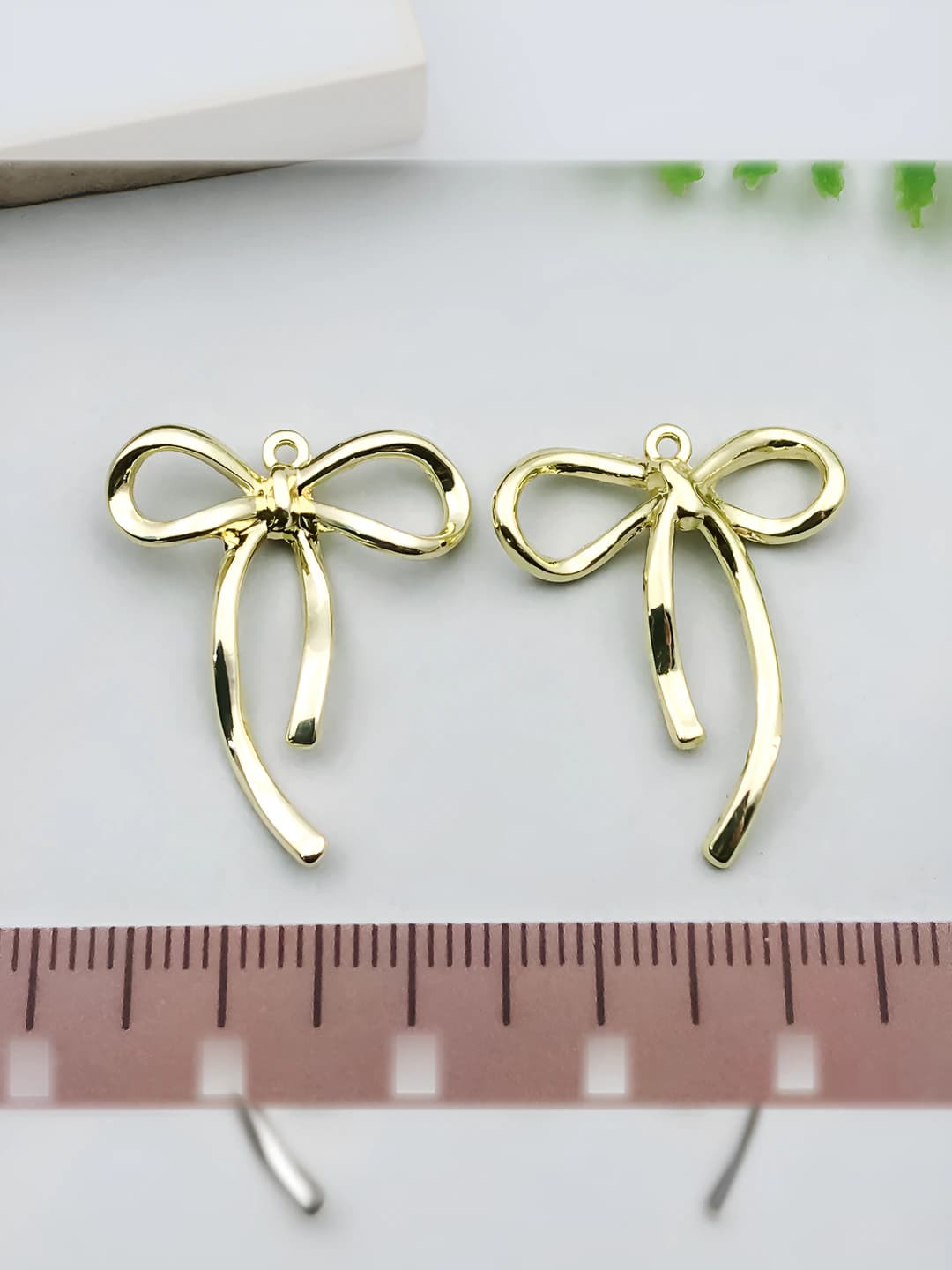 1 шт Золотой бант 25x21mm-1.2g