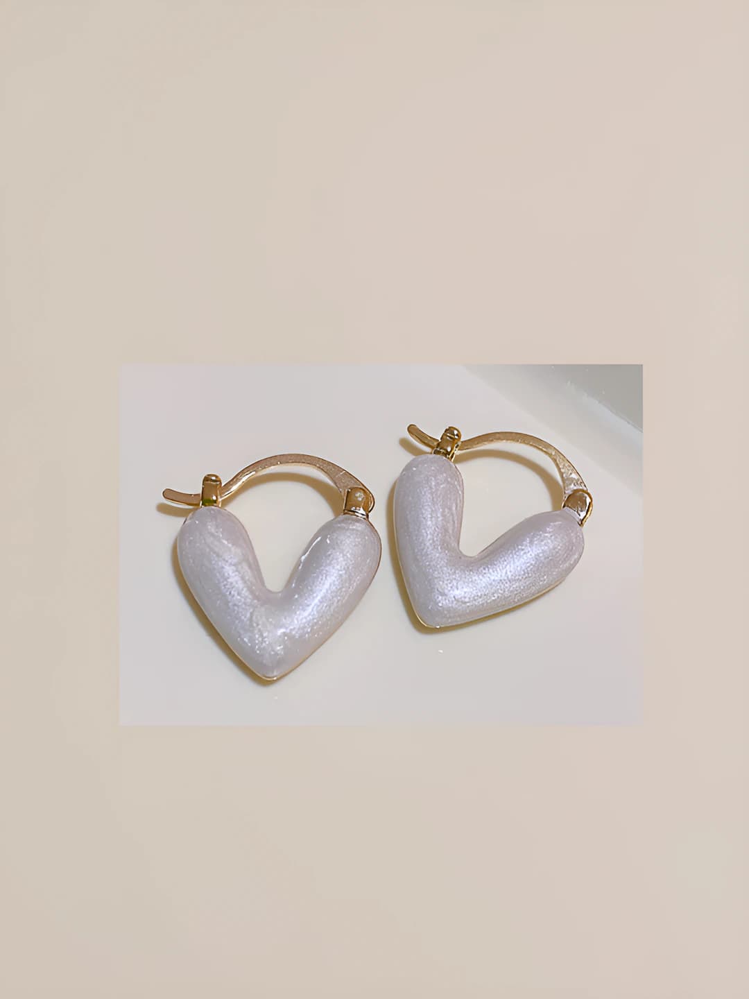 16# Ear clip - White (Gold plated)