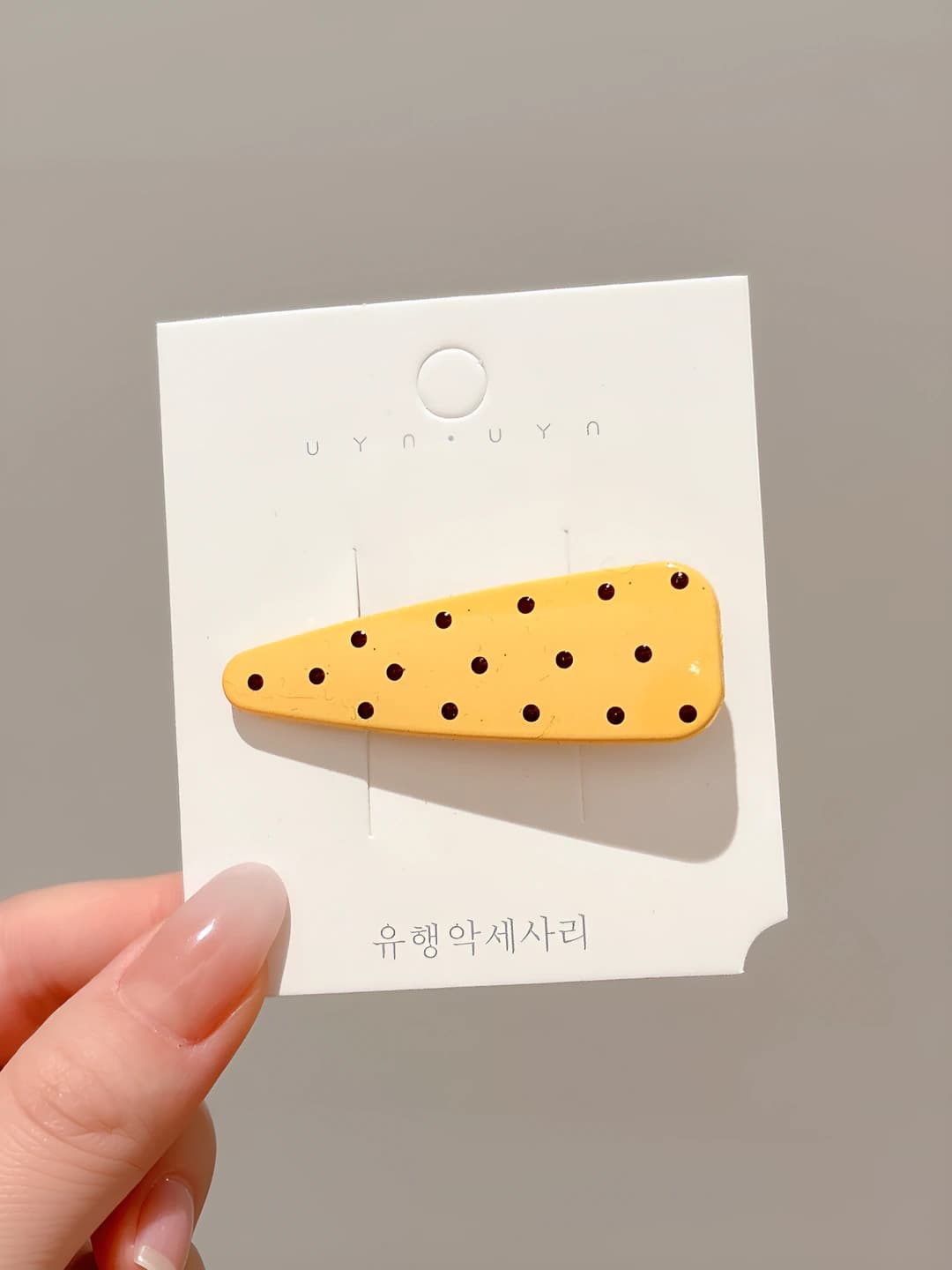 1# Yellow polka dot clip ~5.7cm