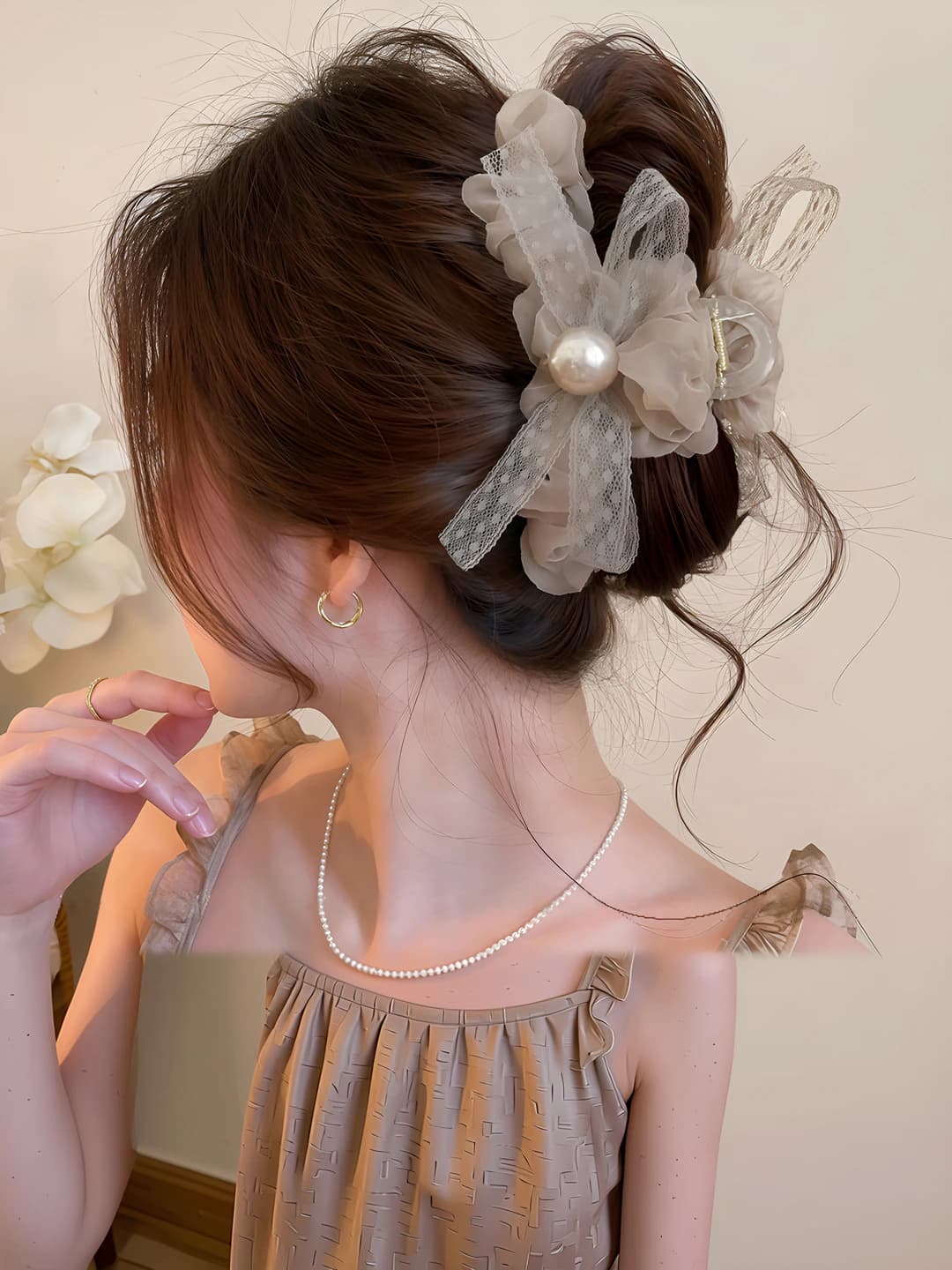 Coffee mesh, bow and beads, 13 cm