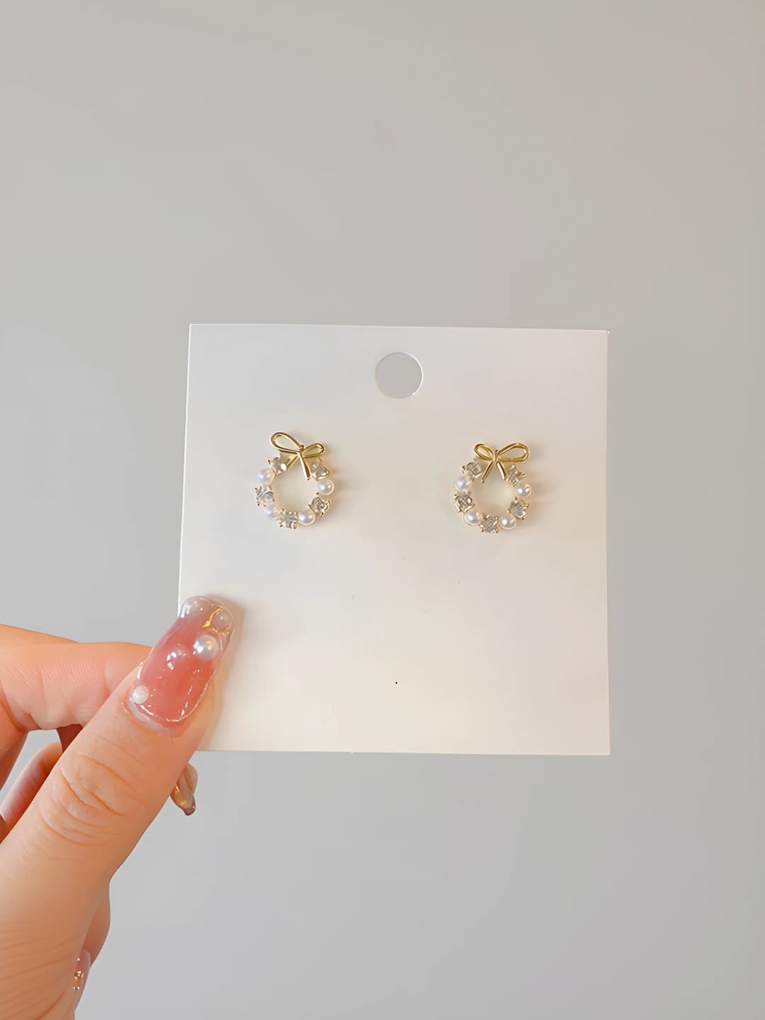 Small bow O earrings
