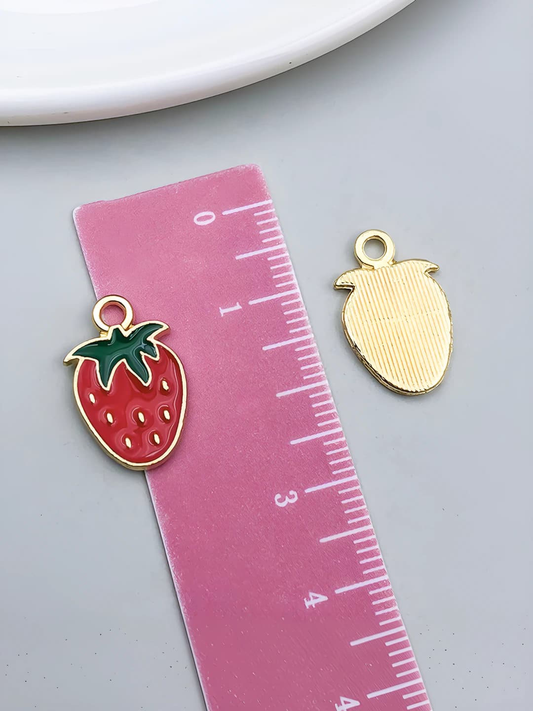 1 шт Красный эмаль клубника 18x11mm-1g-21358