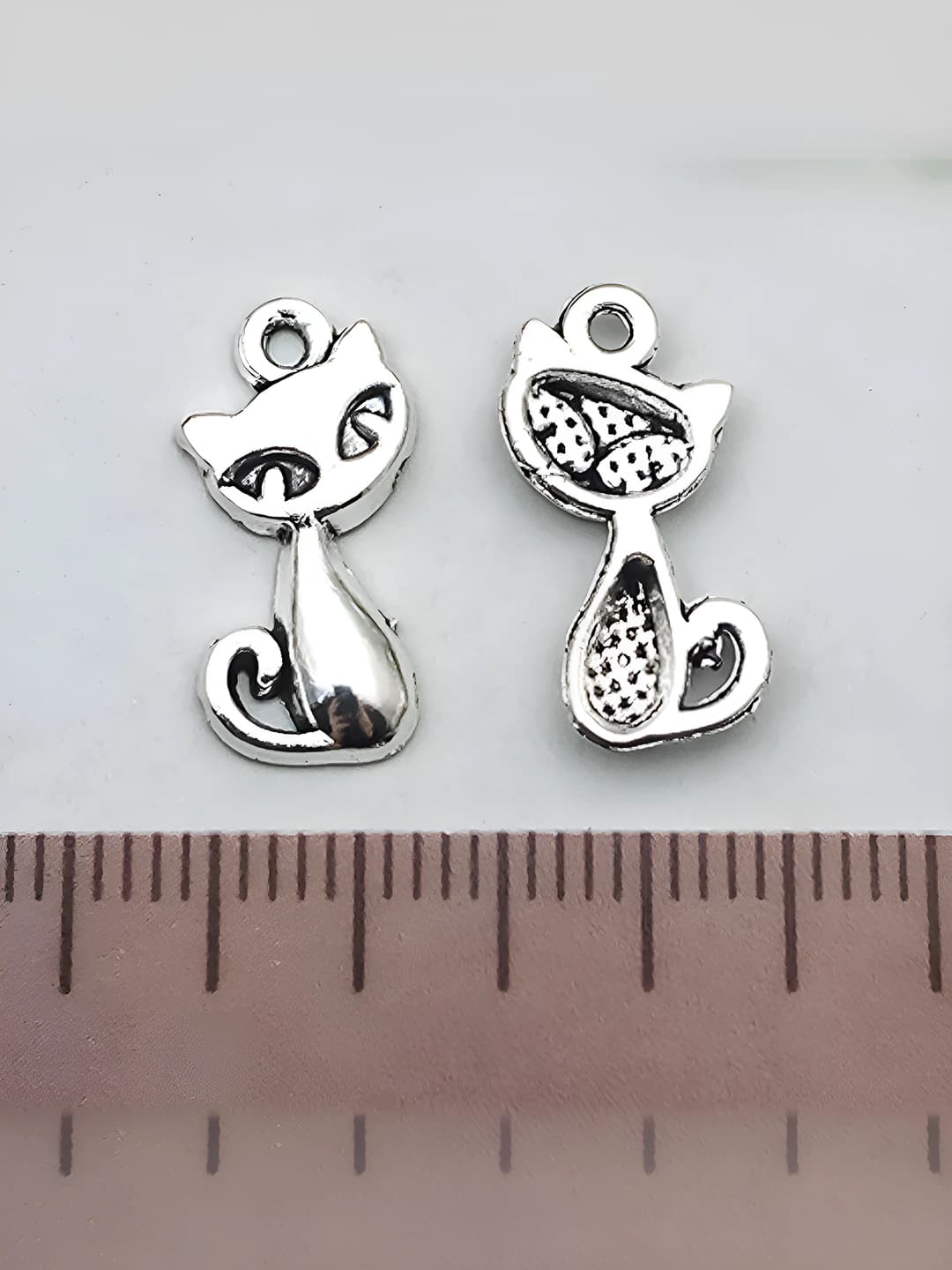 Маленькая кошка 11x17mm-0.7g