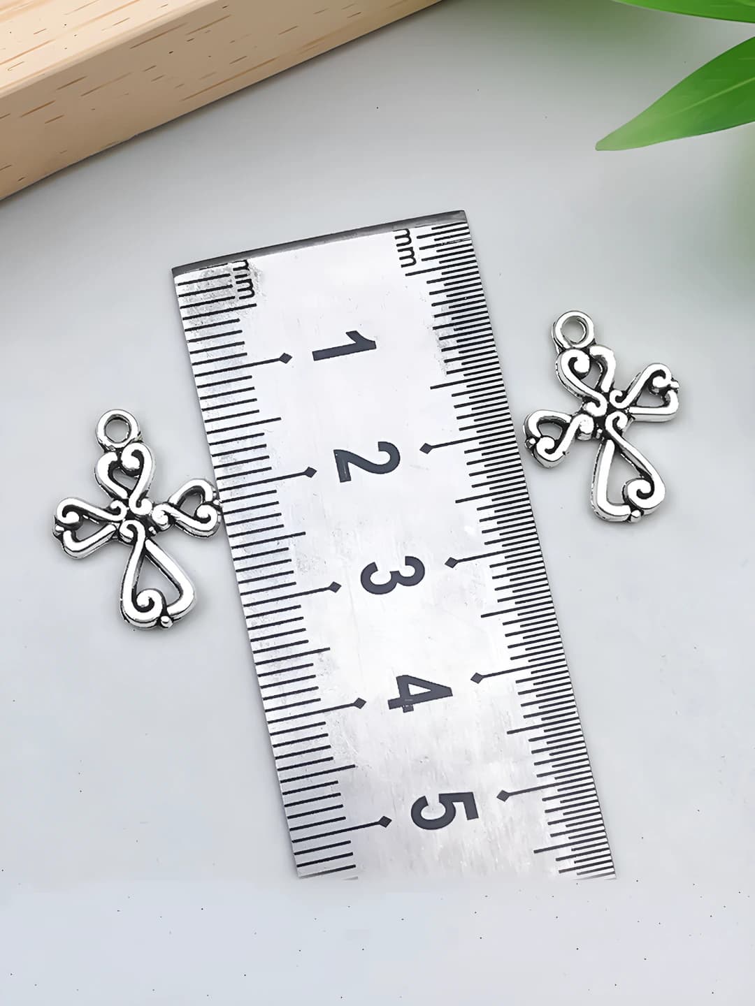 1 шт. старинный крест 13x19mm-0.6g-11302