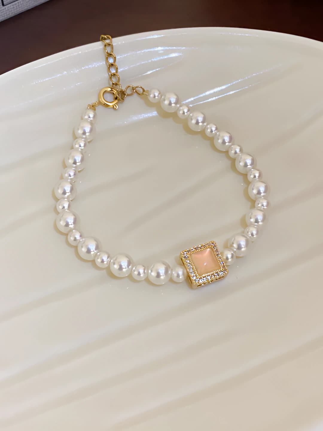 38# Bracelet - Gold - White