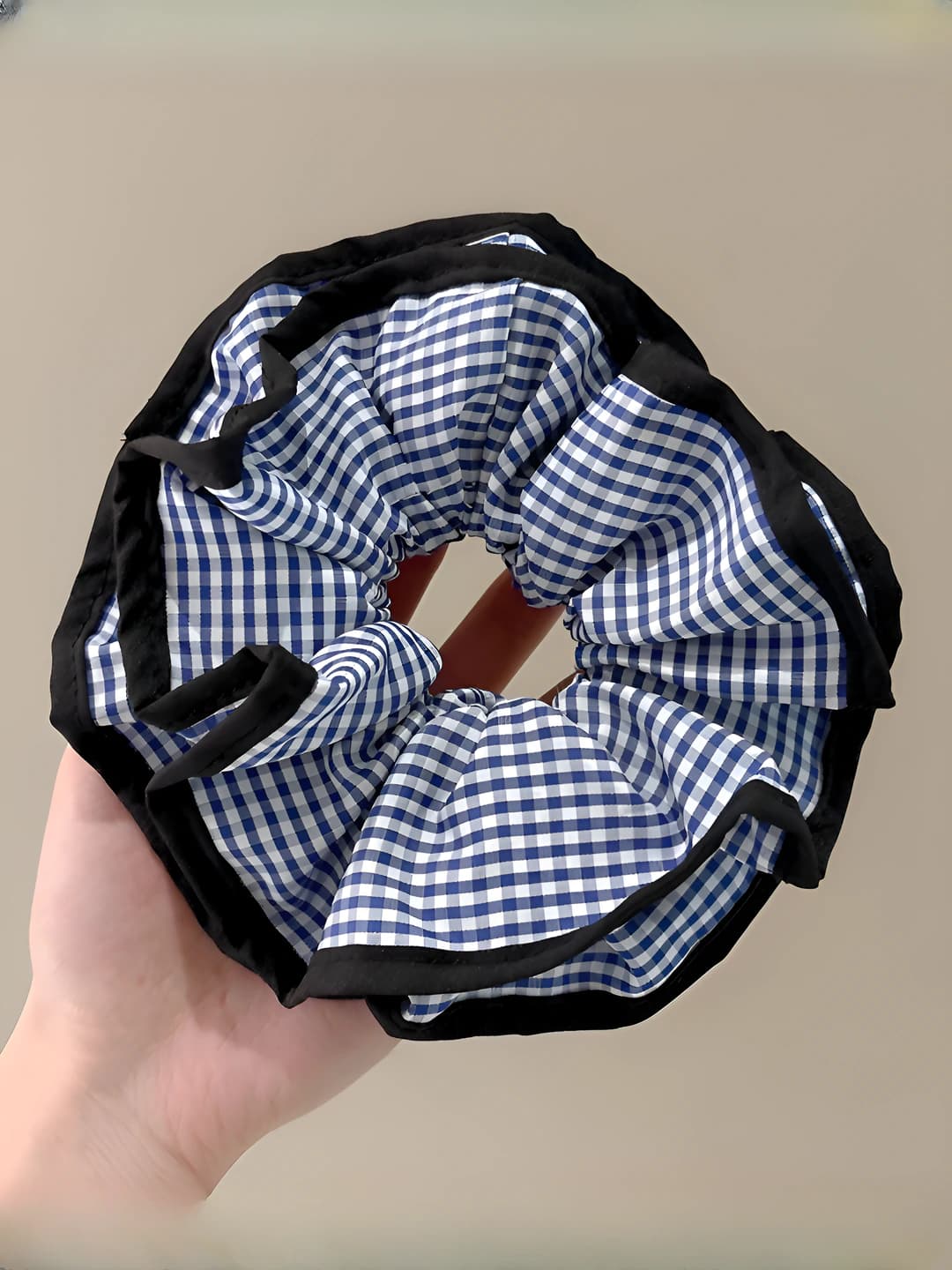 1# Black edge blue plaid - 17 cm